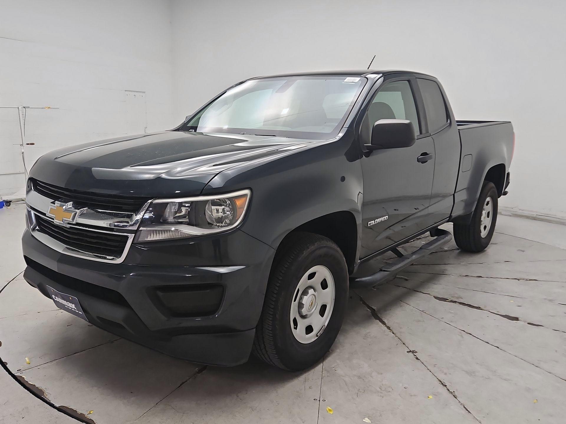 Thumbnail: 2017 Chevrolet Colorado - 3