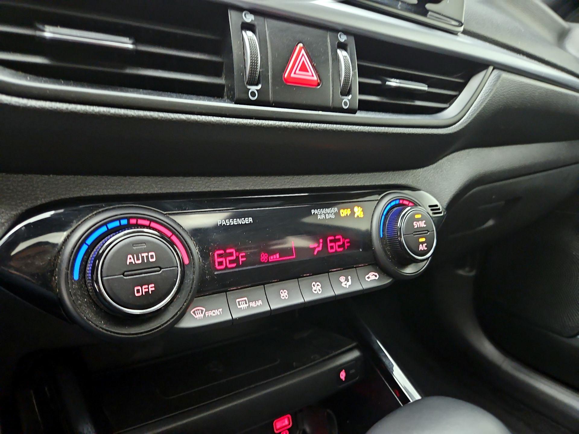 Thumbnail: 2022 Kia Forte - 15