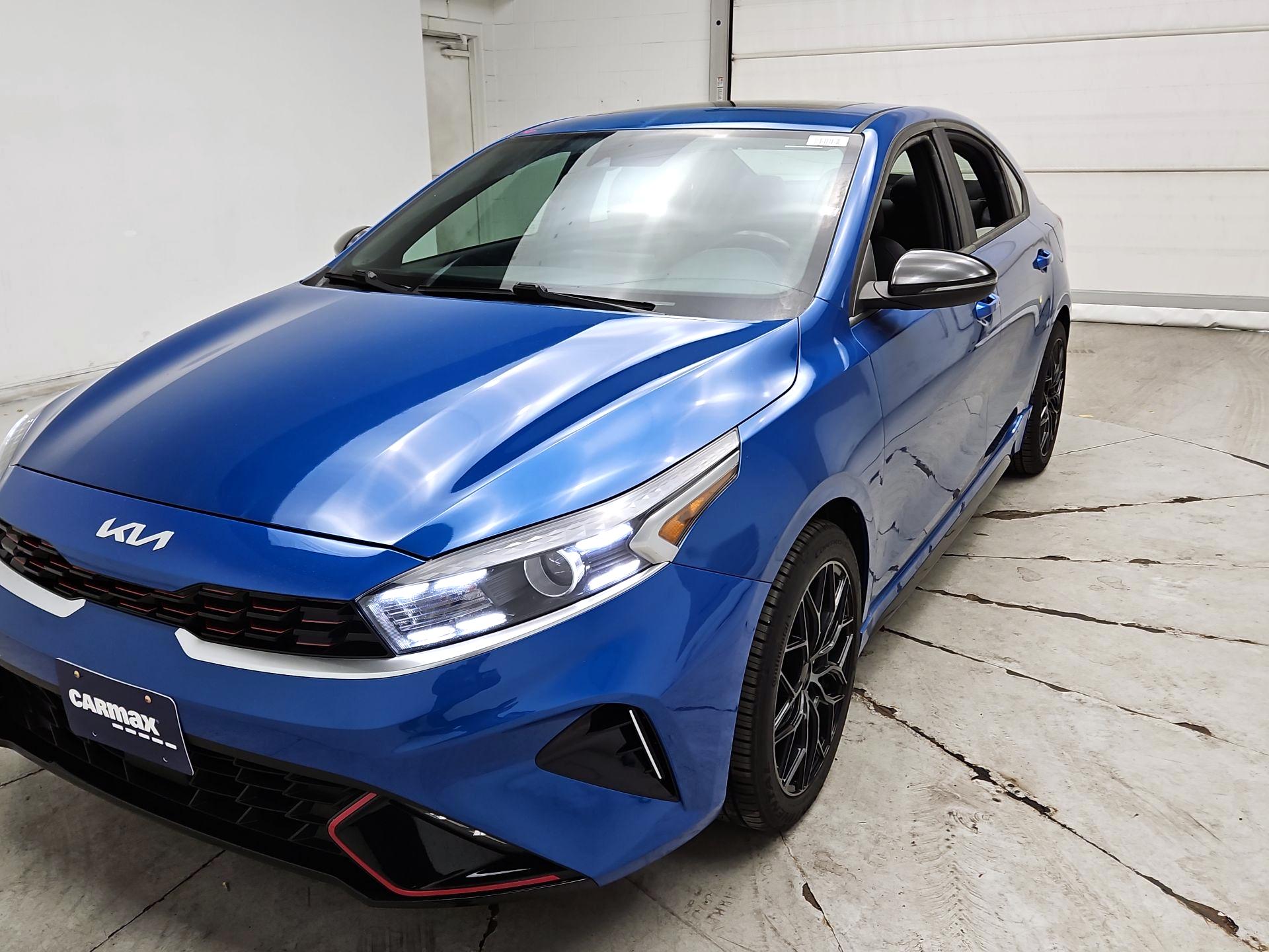 Thumbnail: 2022 Kia Forte - 3