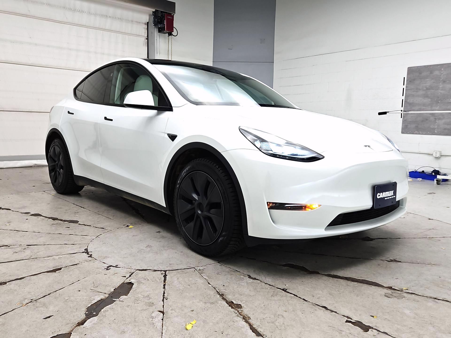 Thumbnail: 2024 Tesla Model Y - 1