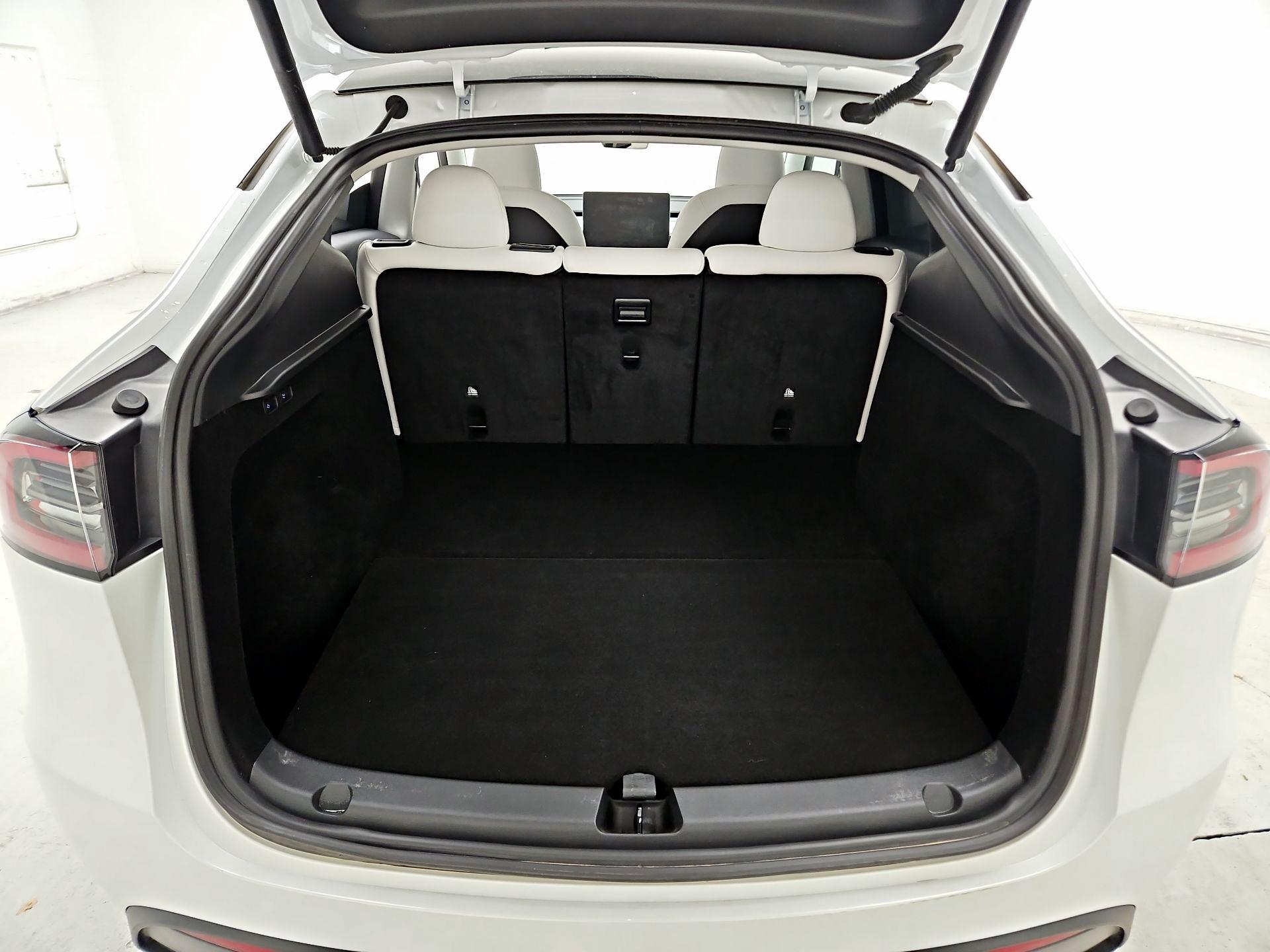 Thumbnail: 2024 Tesla Model Y - 17