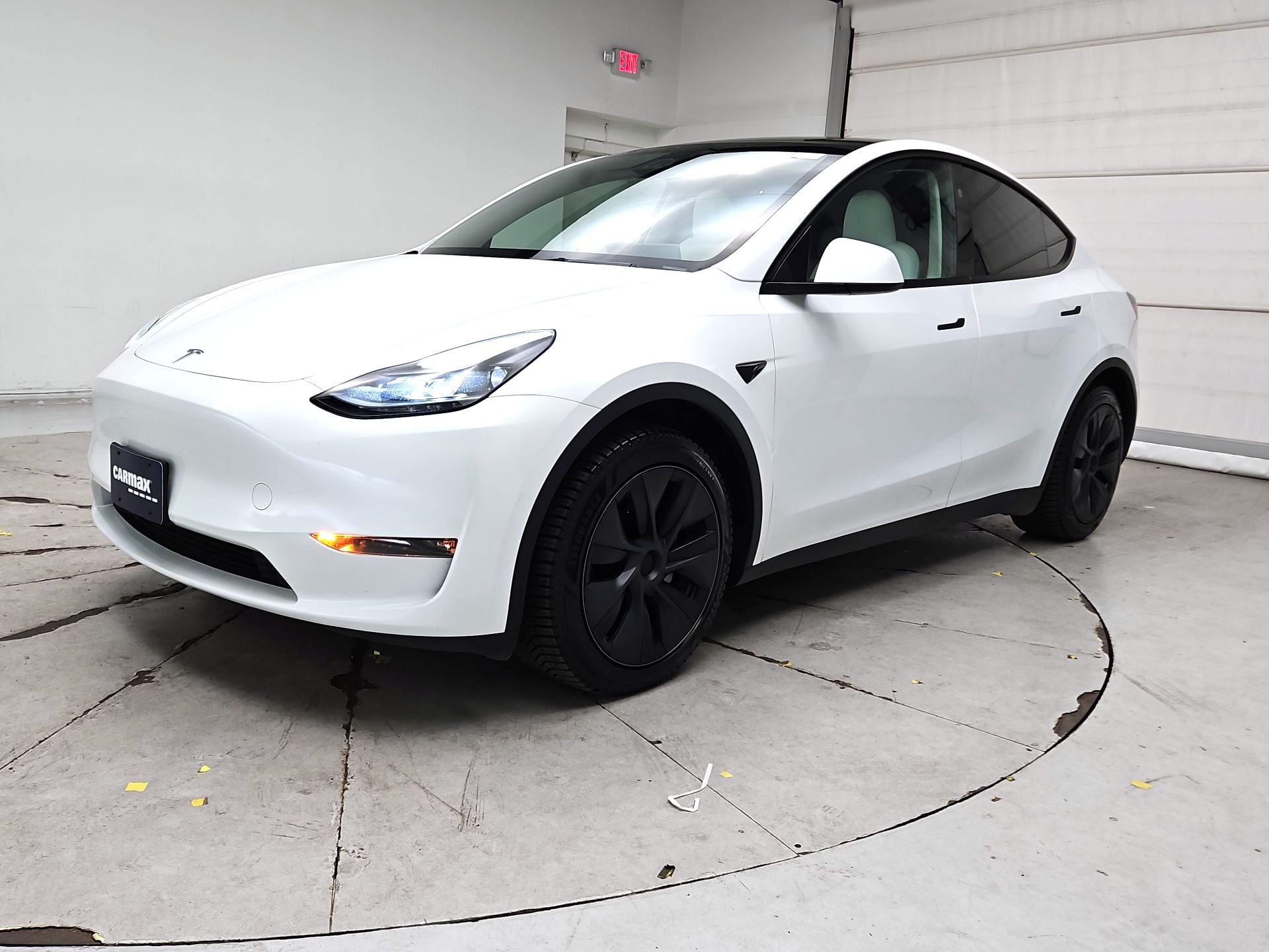 Thumbnail: 2024 Tesla Model Y - 3