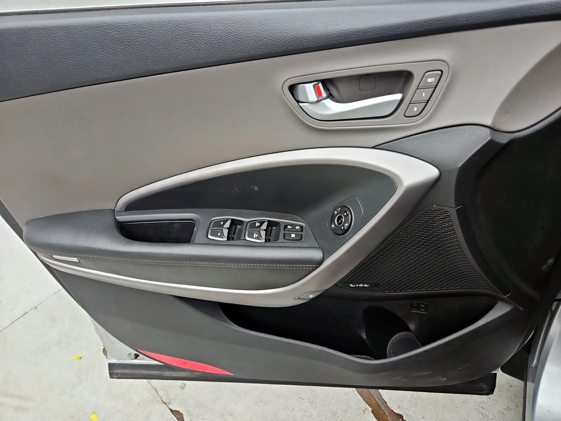 Thumbnail: 2015 Hyundai Santa Fe - 12