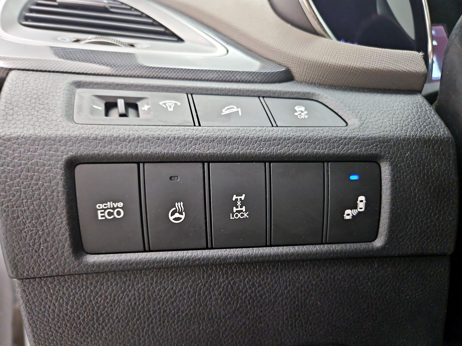 Thumbnail: 2015 Hyundai Santa Fe - 13
