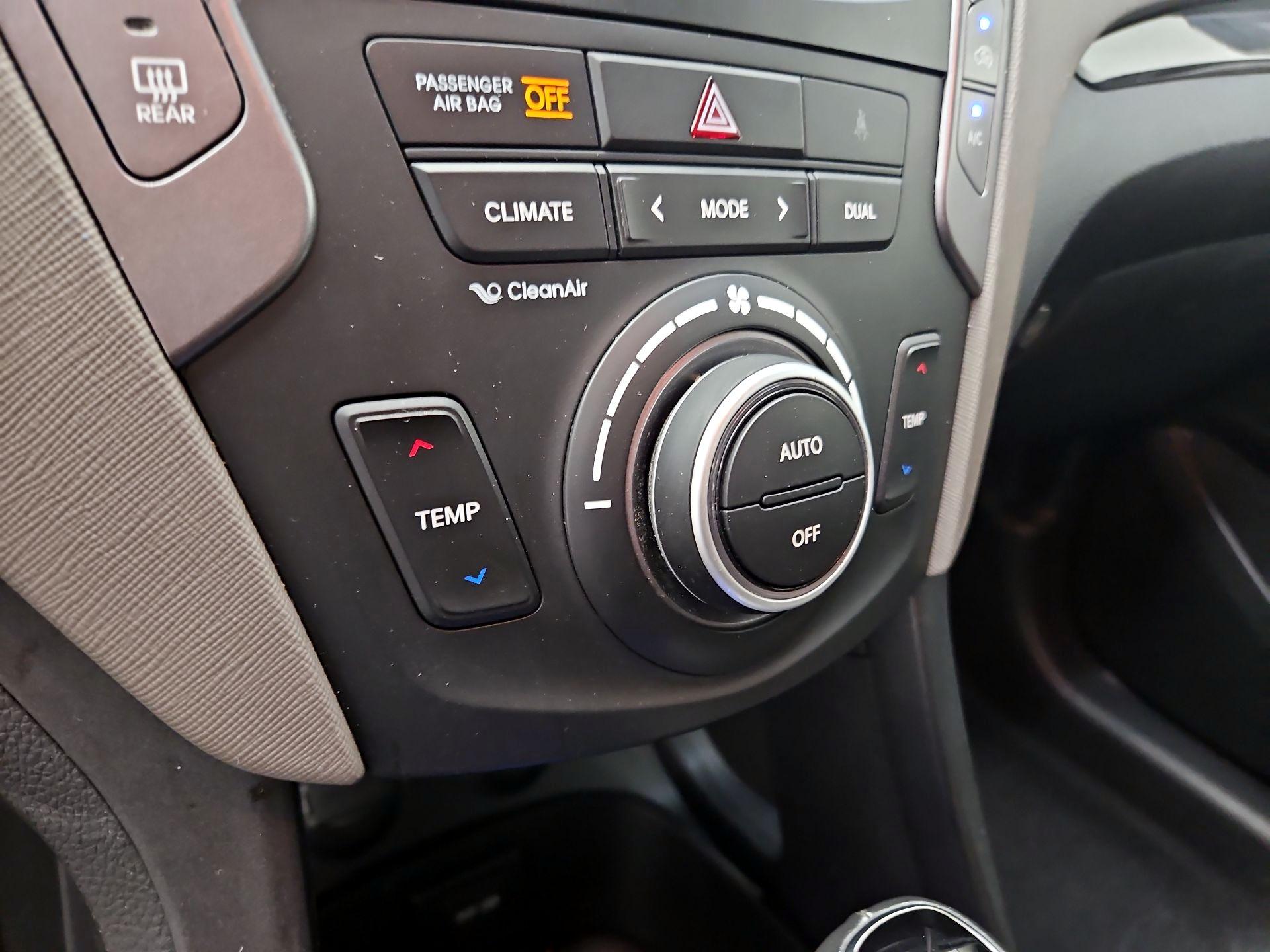 Thumbnail: 2015 Hyundai Santa Fe - 17