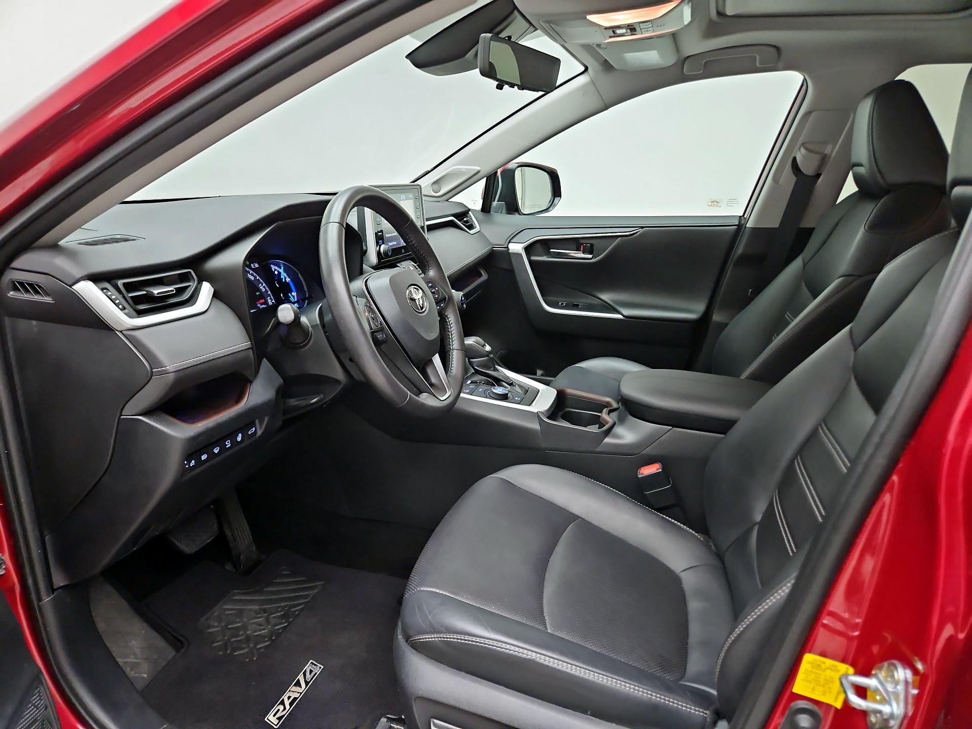 Thumbnail: 2020 Toyota RAV4 - 11