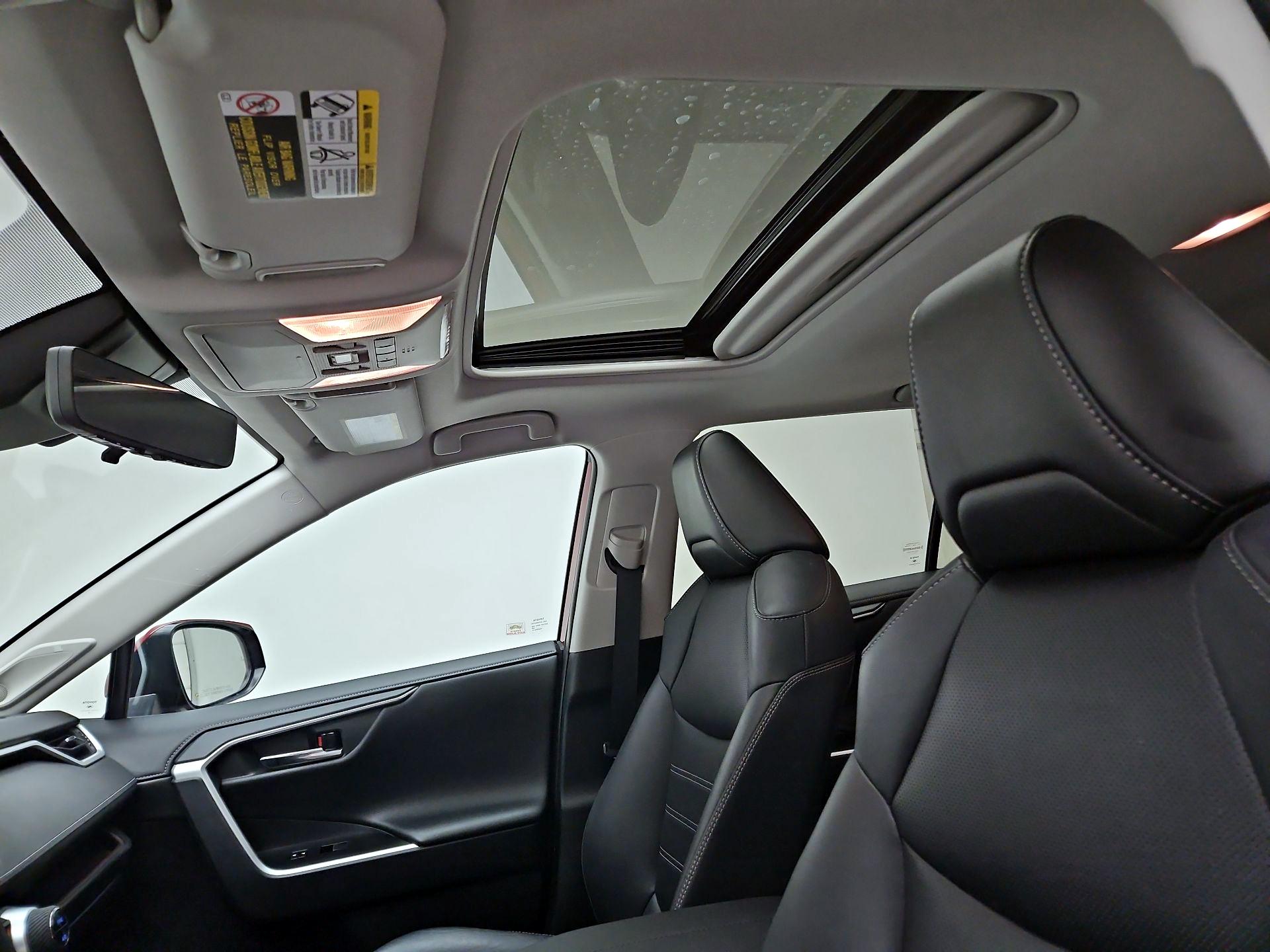 Thumbnail: 2020 Toyota RAV4 - 20