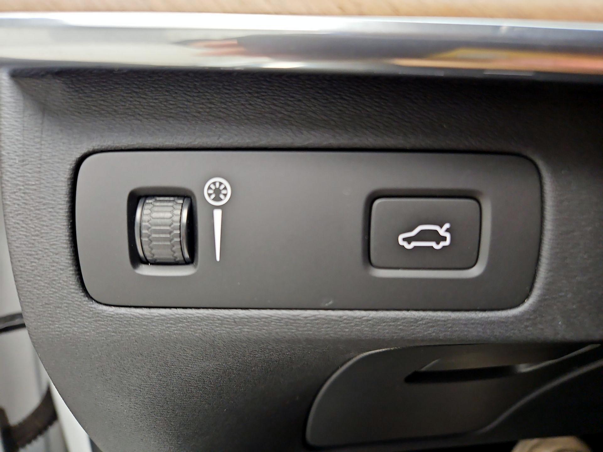 Thumbnail: 2019 Volvo XC90 - 13