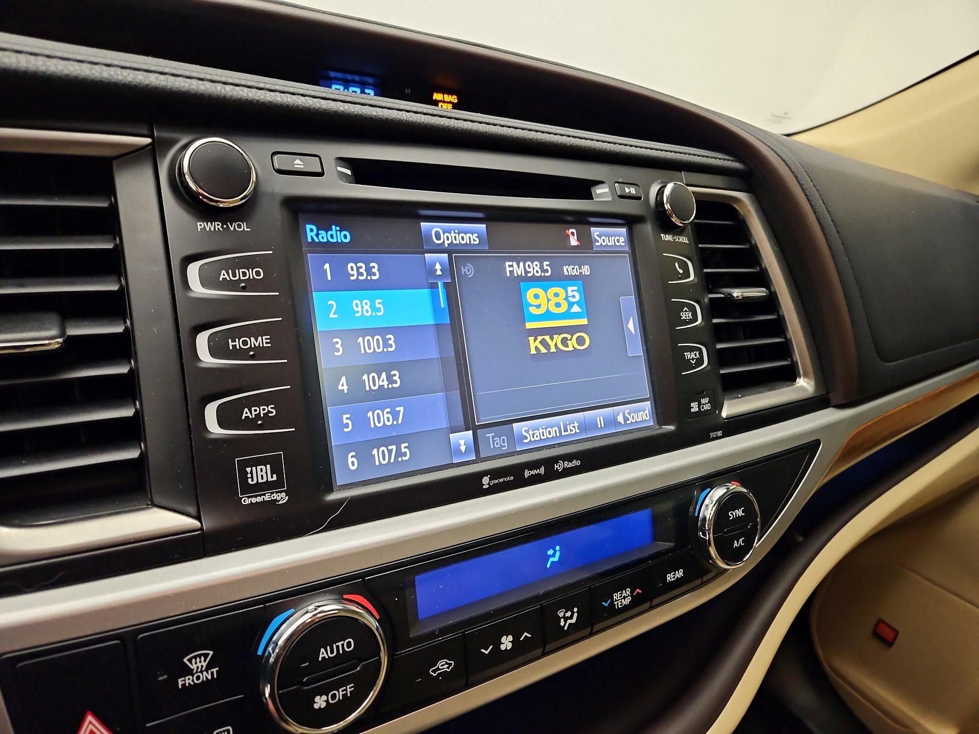 Thumbnail: 2018 Toyota Highlander - 16