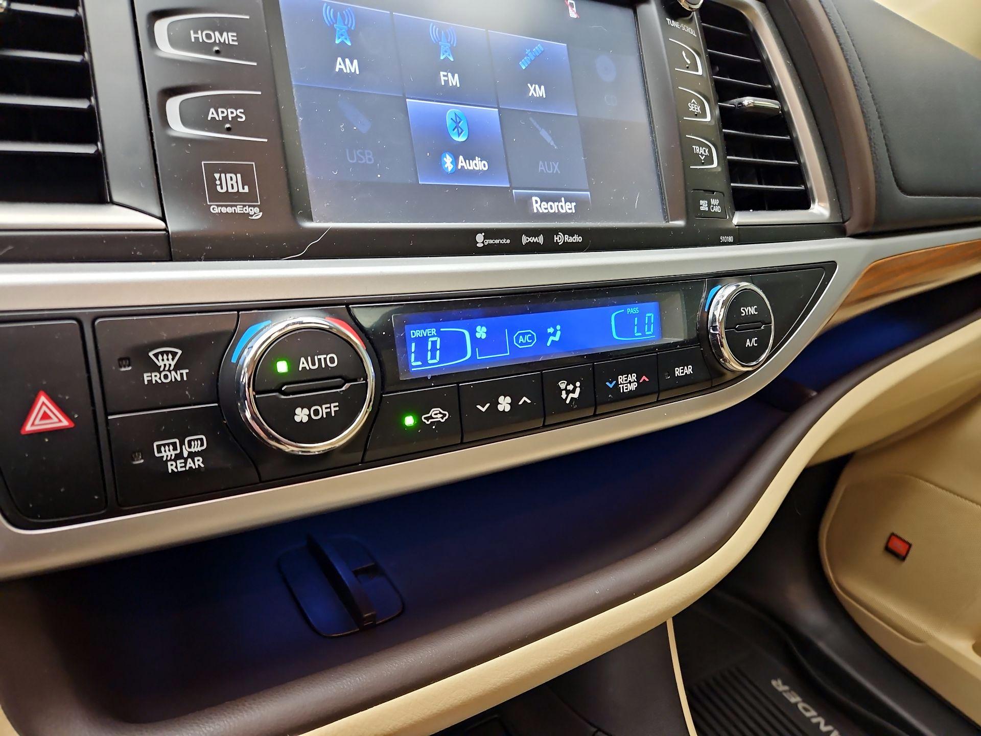 Thumbnail: 2018 Toyota Highlander - 17