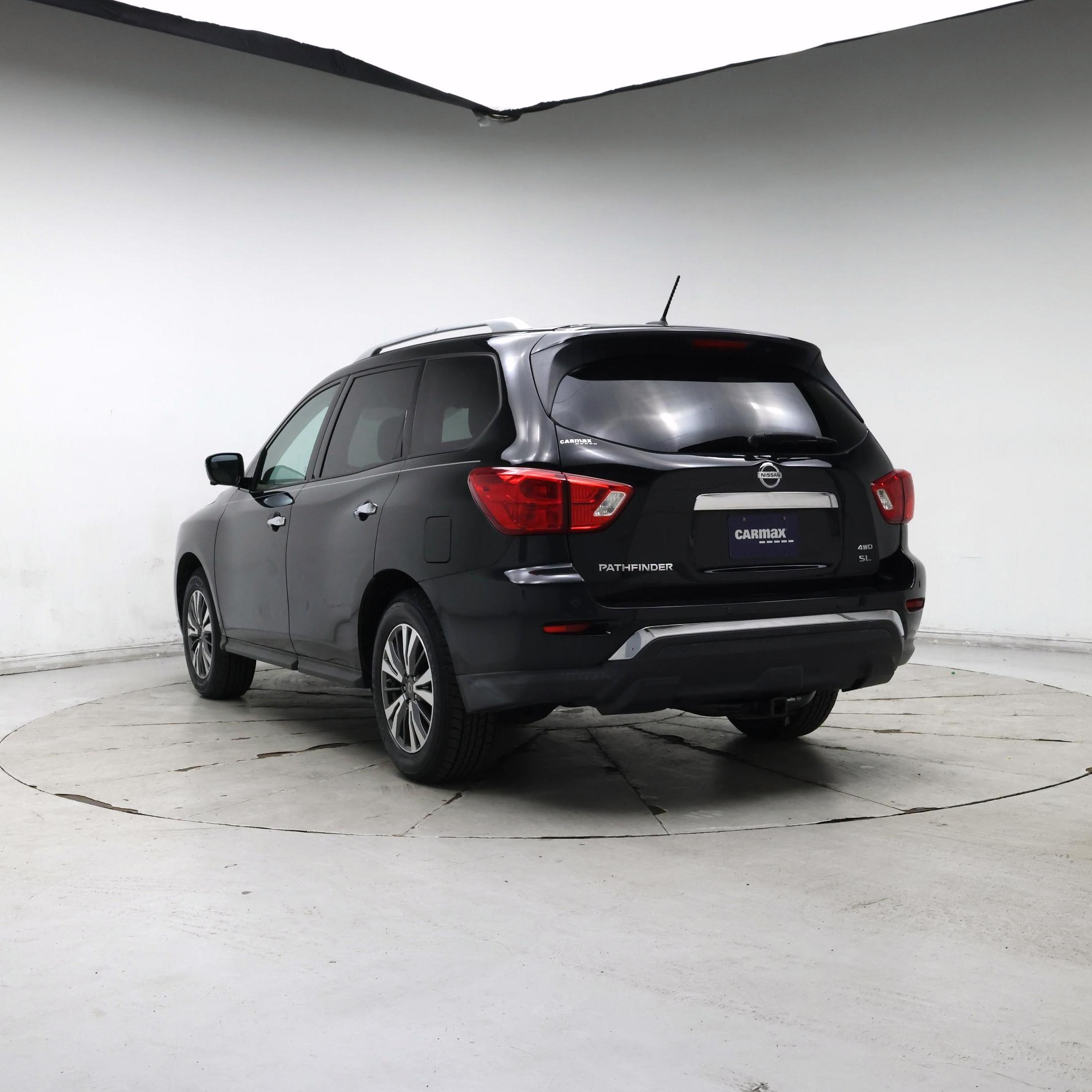 Thumbnail: 2017 Nissan Pathfinder - 2