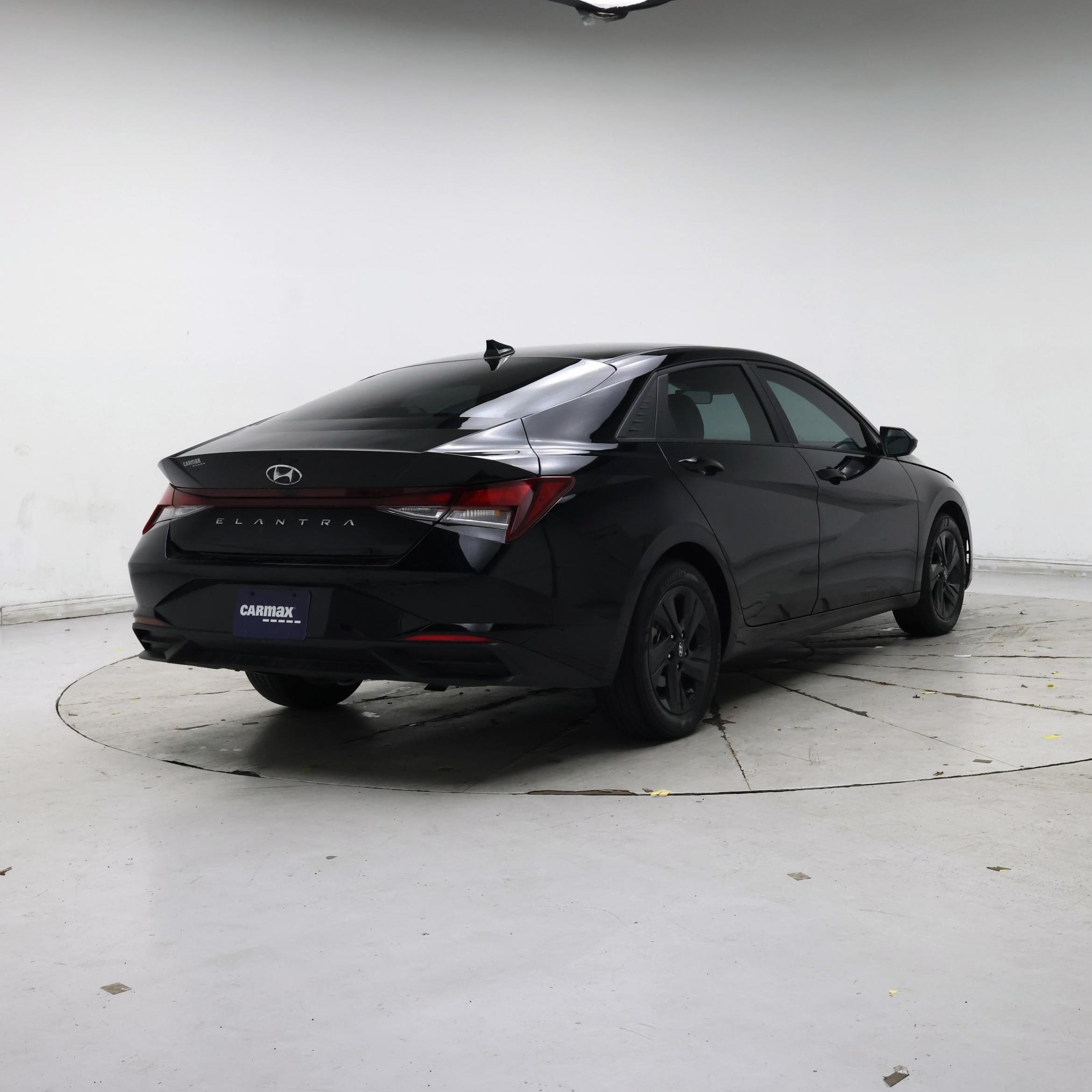 Thumbnail: 2023 Hyundai Elantra - 8