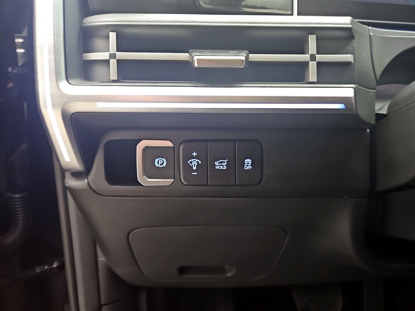 2025 Hyundai Santa Fe Limited - Photo 12
