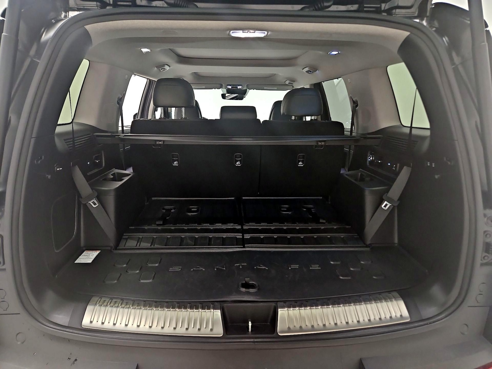 2025 Hyundai Santa Fe Limited - Photo 22