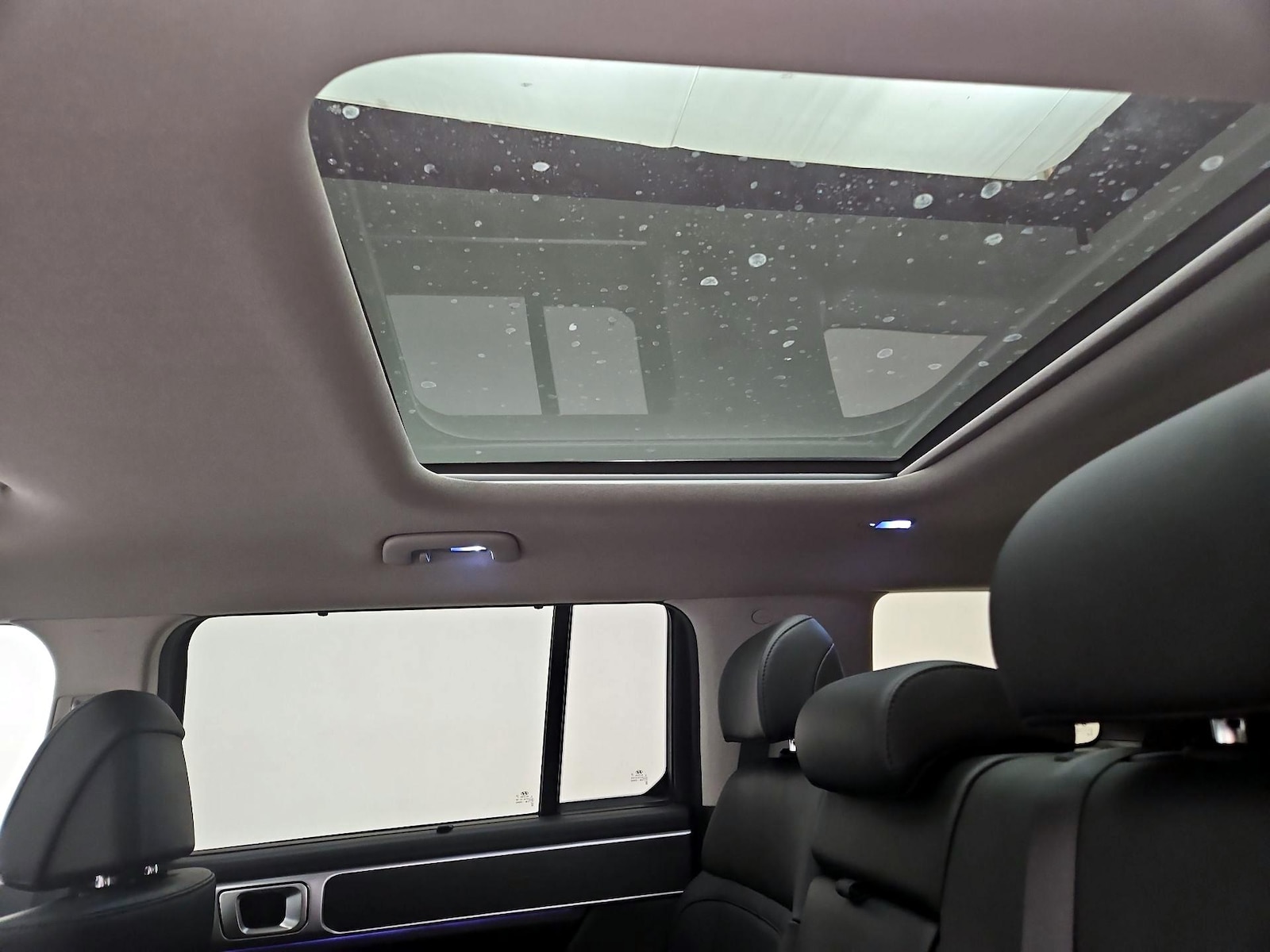 2025 Hyundai Santa Fe Limited - Photo 24