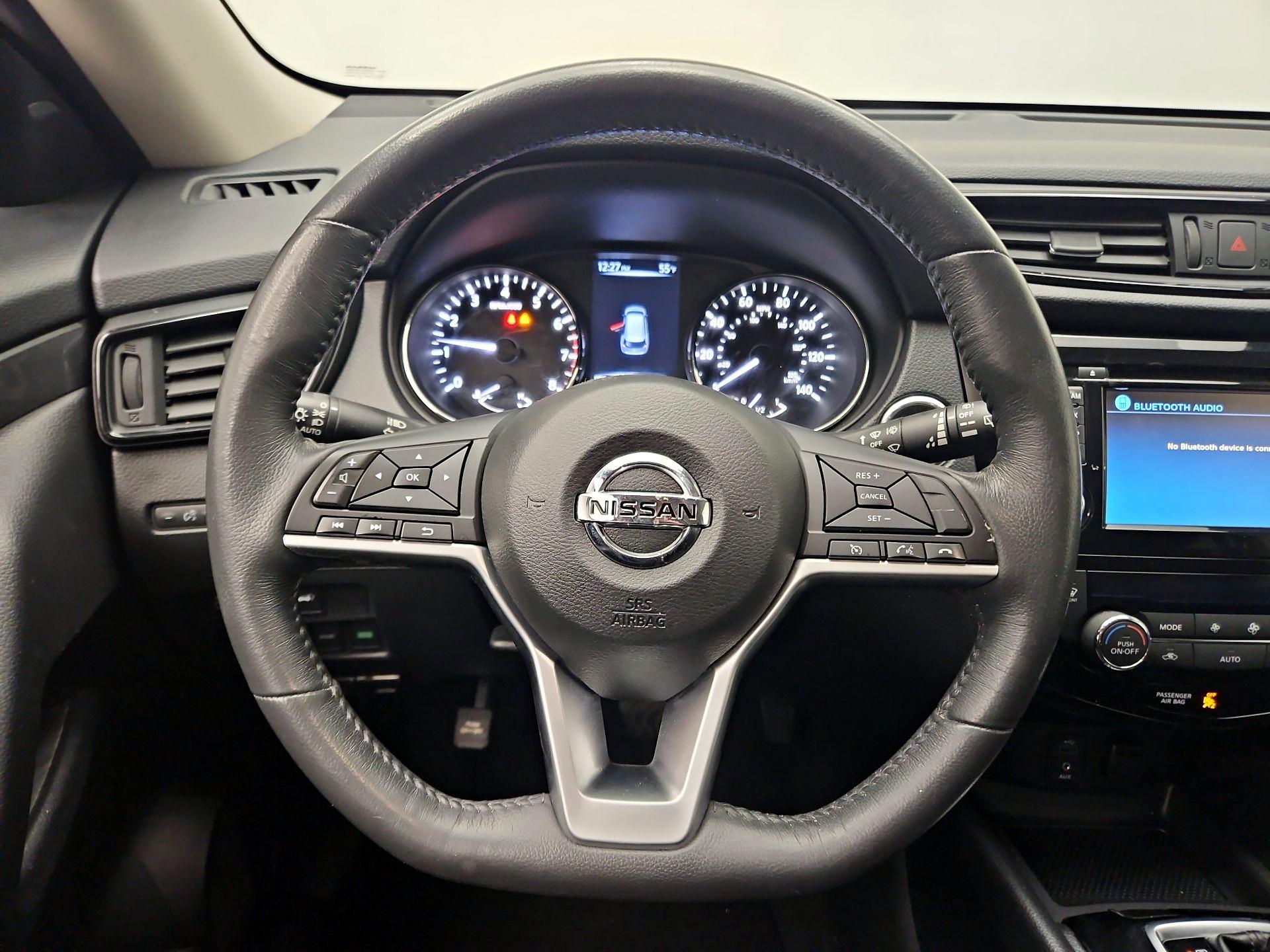 Thumbnail: 2017 Nissan Rogue - 10