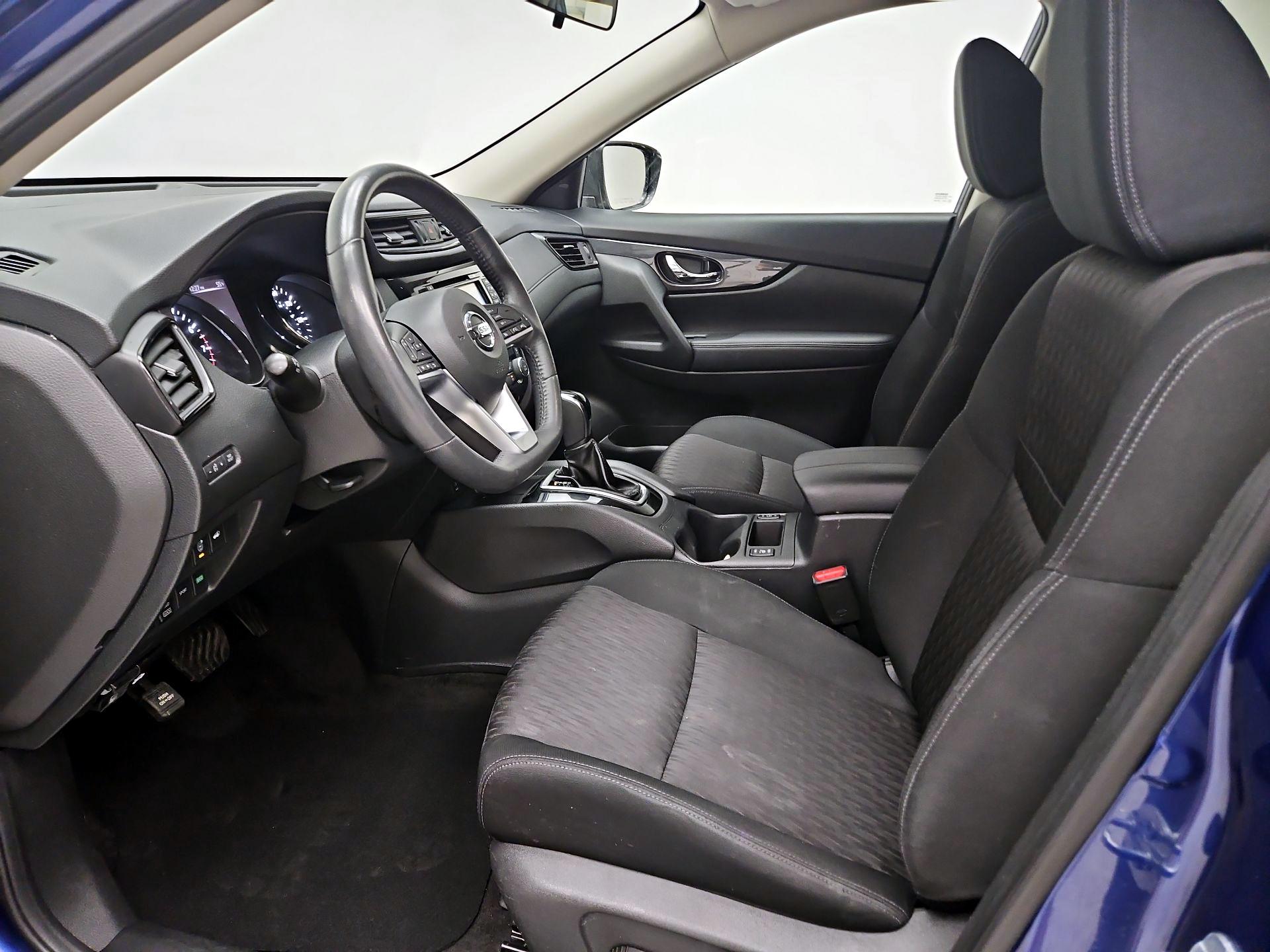 Thumbnail: 2017 Nissan Rogue - 11