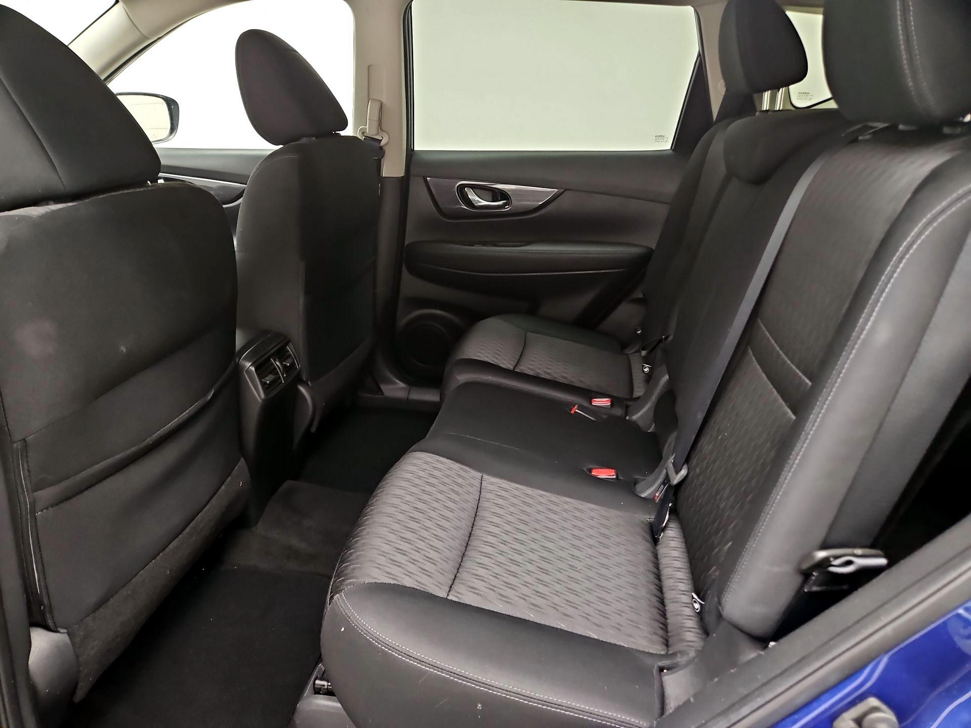 Thumbnail: 2017 Nissan Rogue - 20