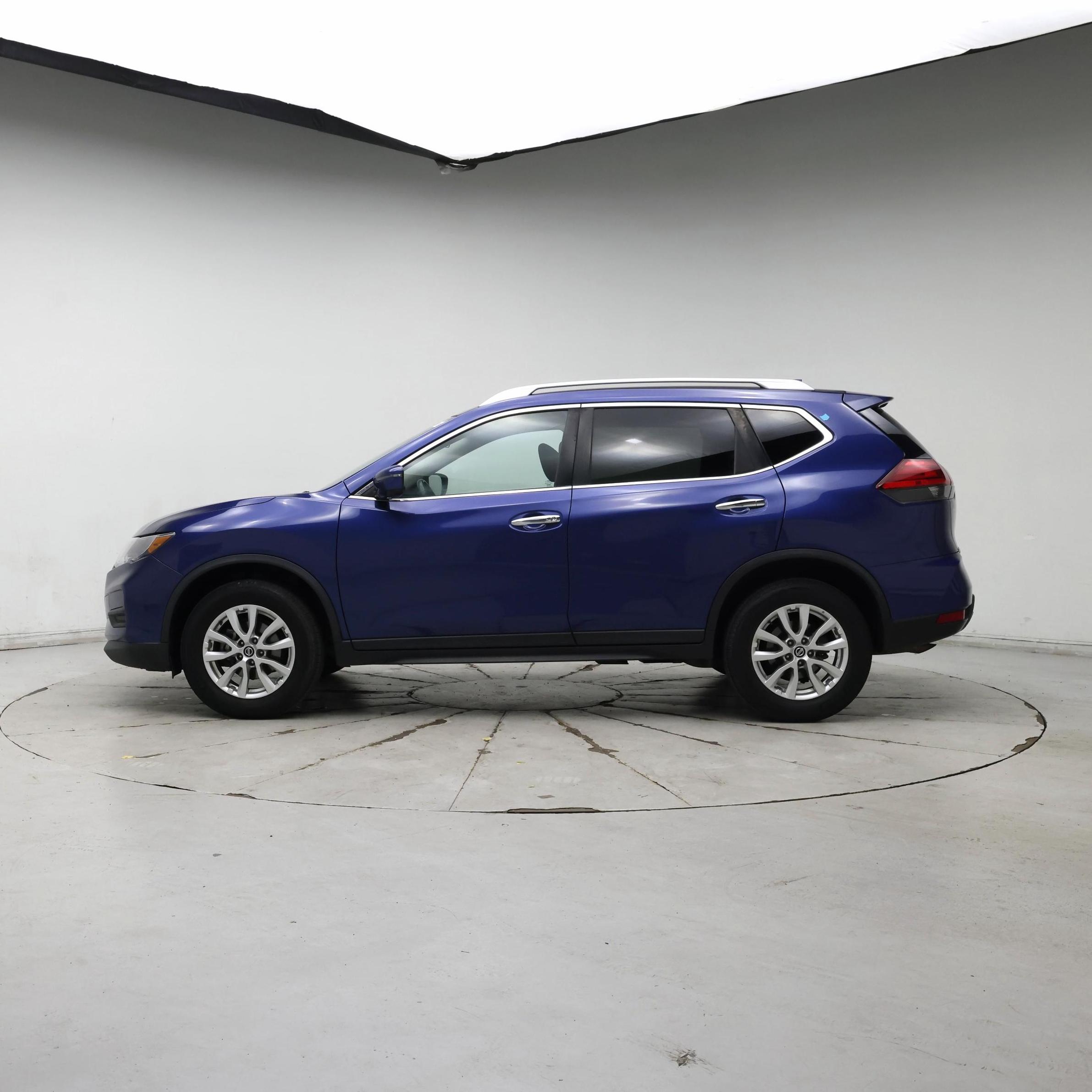 Thumbnail: 2017 Nissan Rogue - 3
