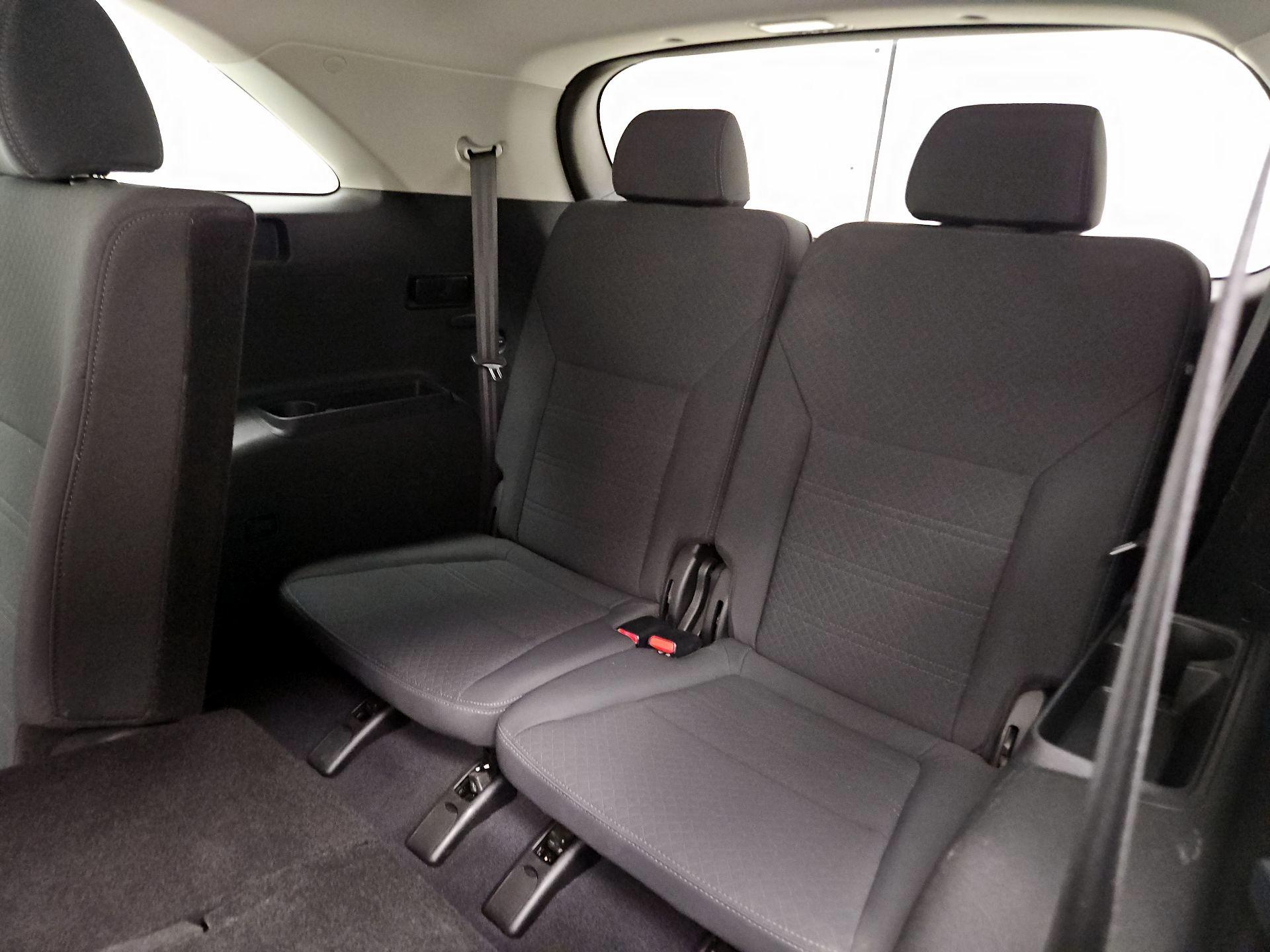 Thumbnail: 2019 Kia Sorento - 18