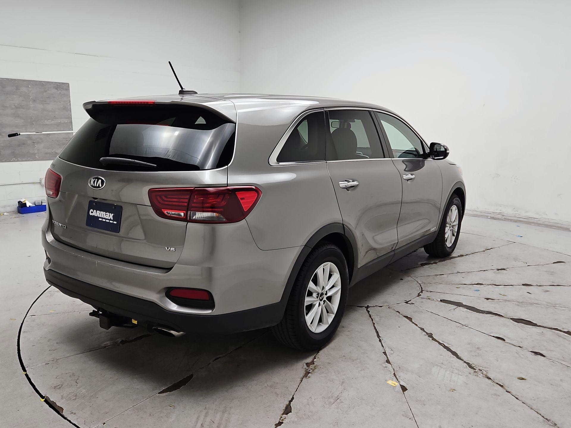 Thumbnail: 2019 Kia Sorento - 5