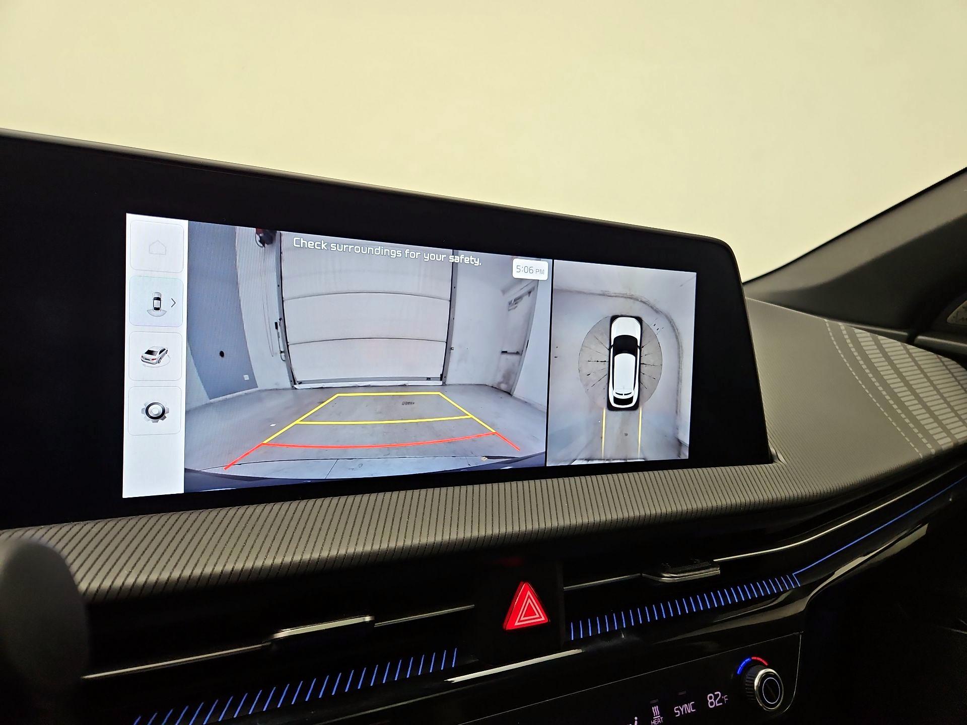 Thumbnail: 2023 Kia EV6 - 13