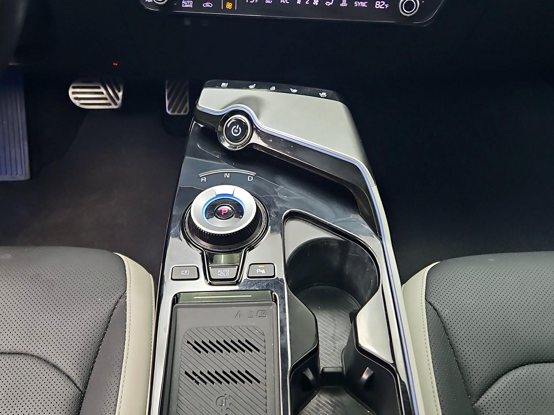 Thumbnail: 2023 Kia EV6 - 16