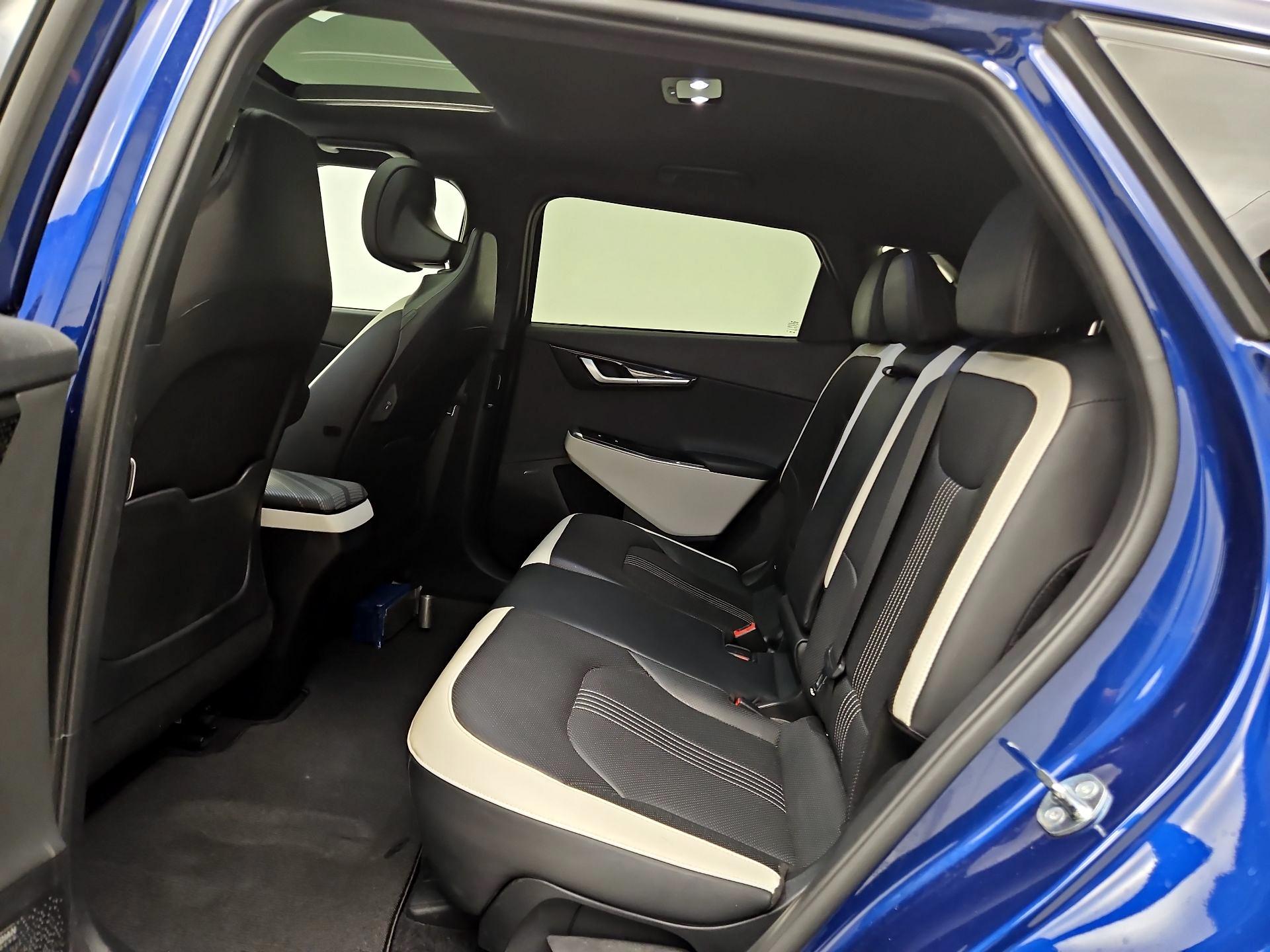 Thumbnail: 2023 Kia EV6 - 18