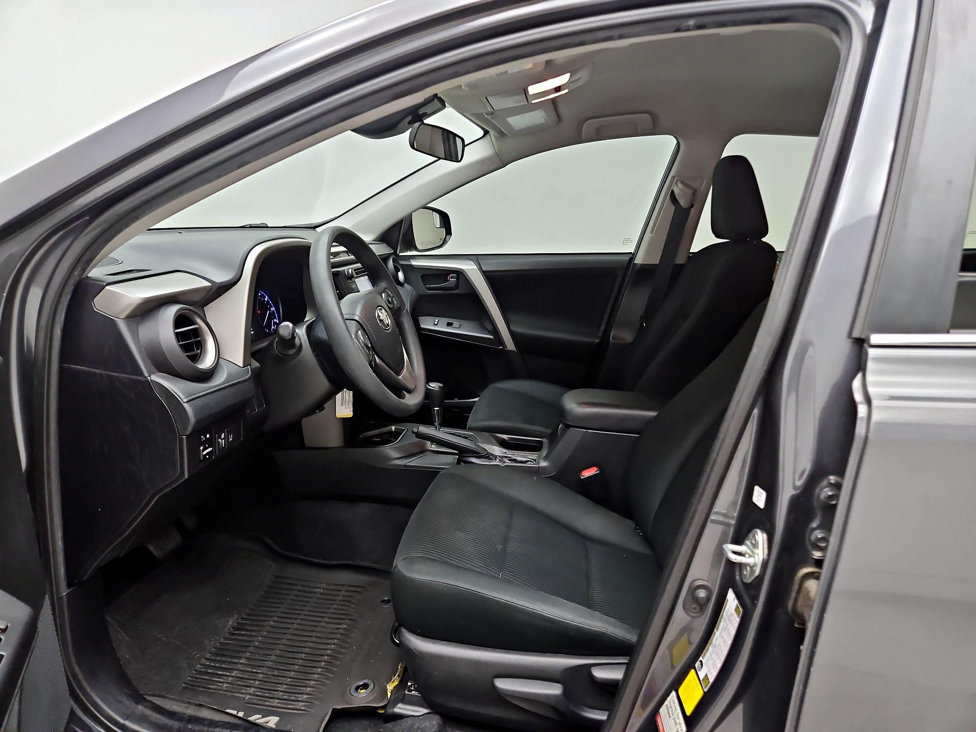 Thumbnail: 2018 Toyota RAV4 - 11