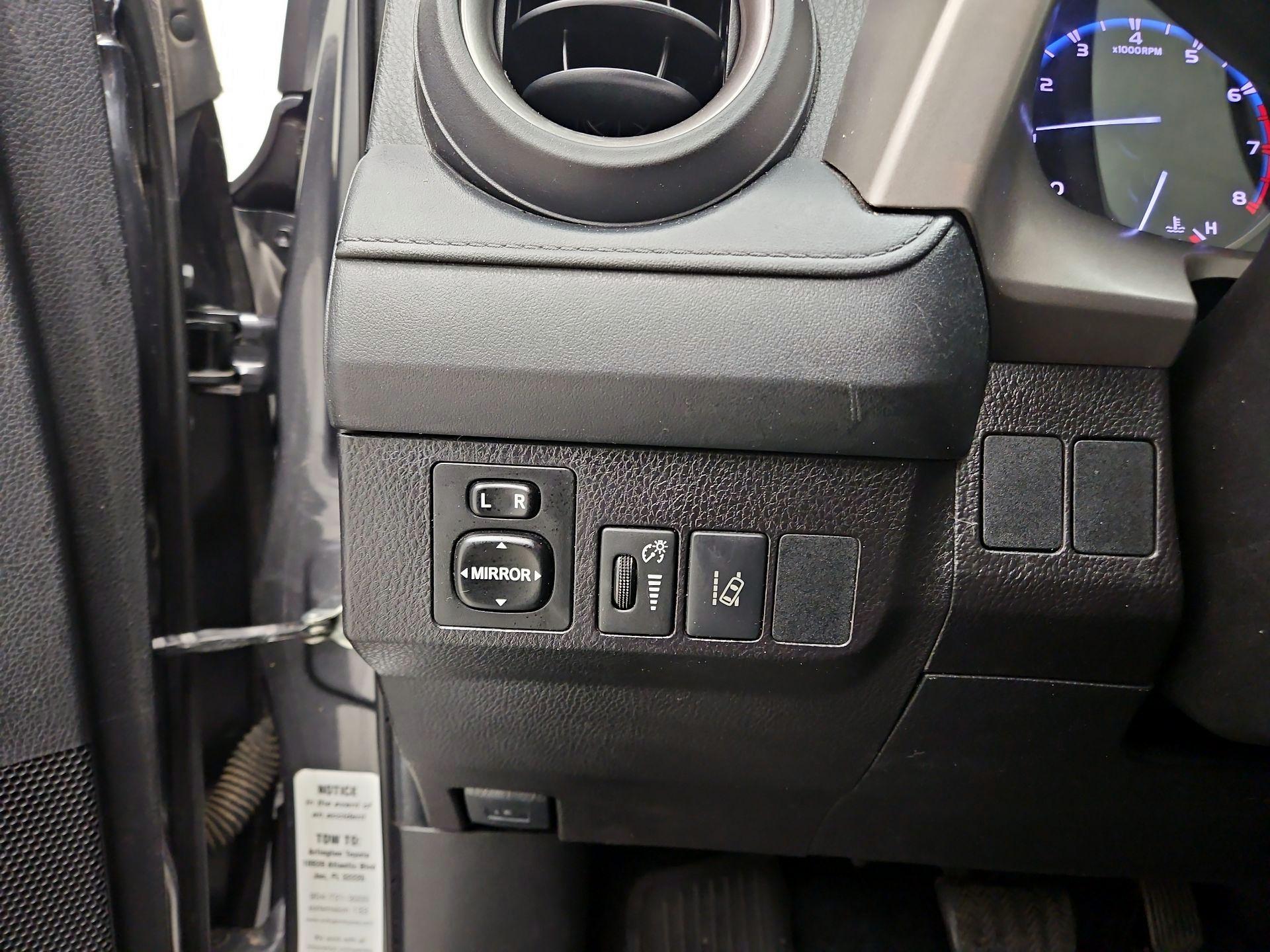 Thumbnail: 2018 Toyota RAV4 - 13