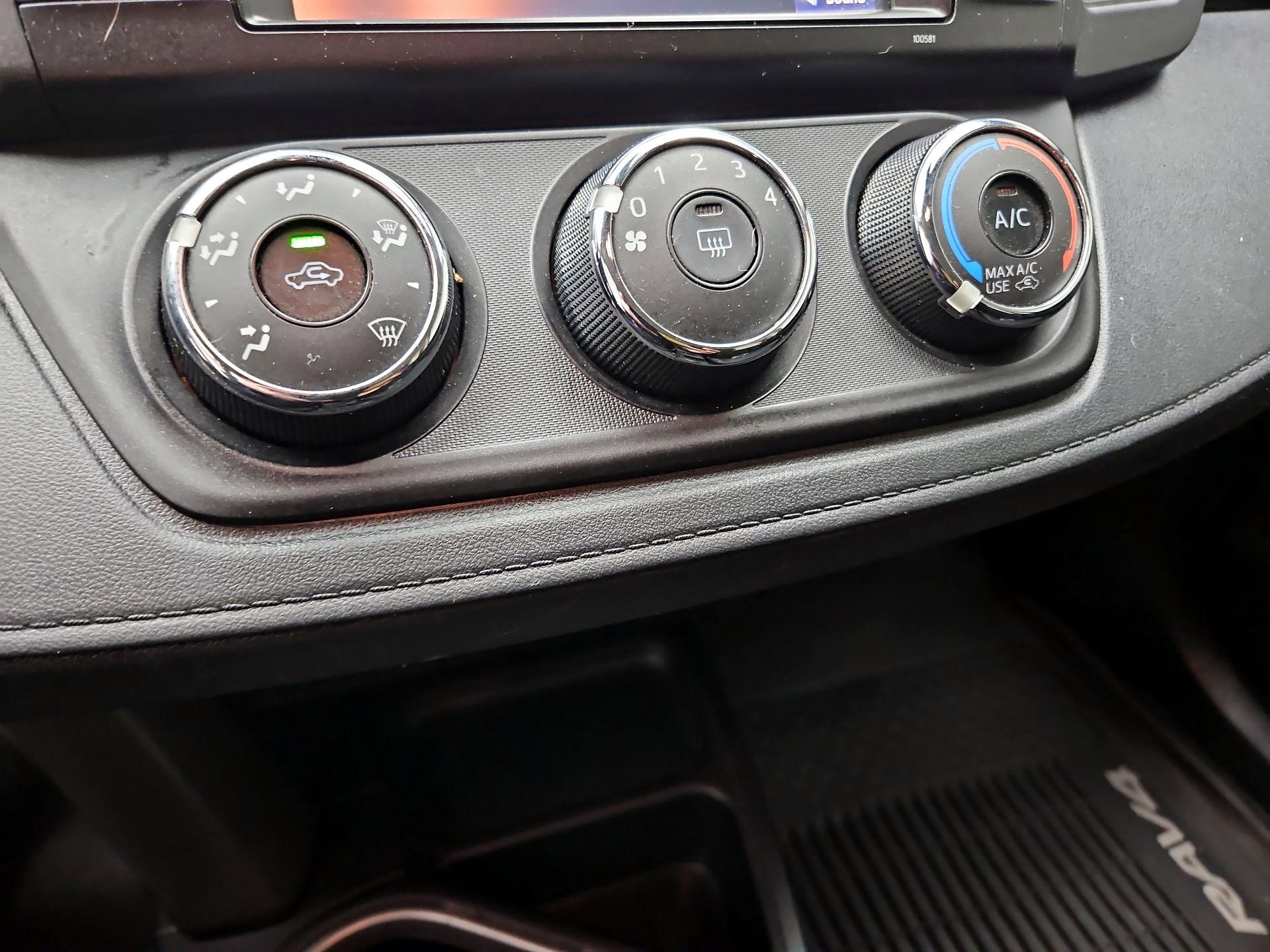 Thumbnail: 2018 Toyota RAV4 - 16