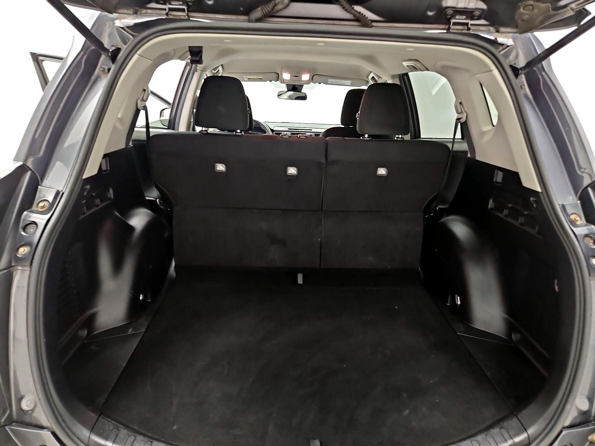 Thumbnail: 2018 Toyota RAV4 - 20