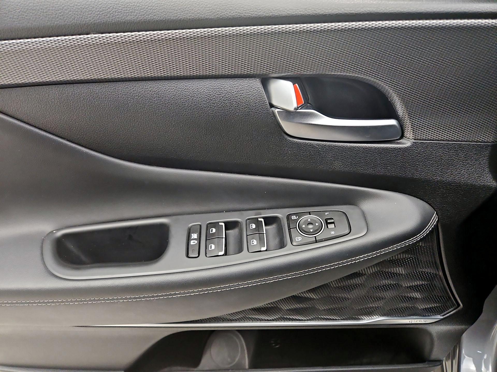 Thumbnail: 2019 Hyundai Santa Fe - 10