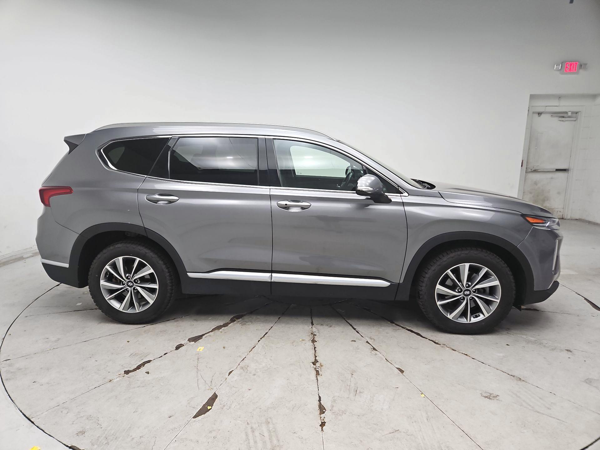 Thumbnail: 2019 Hyundai Santa Fe - 4