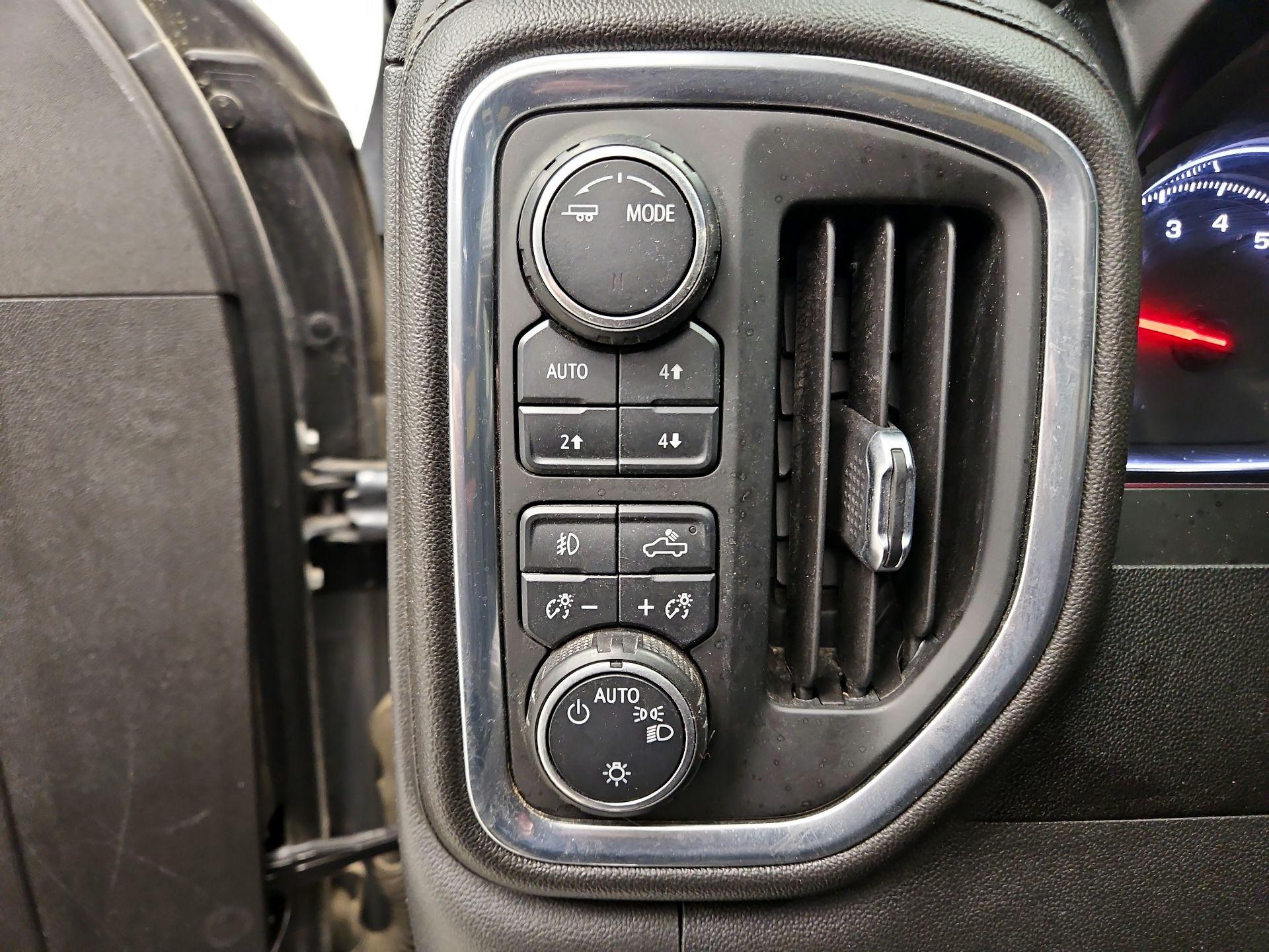 Thumbnail: 2020 Chevrolet Silverado 1500 - 13