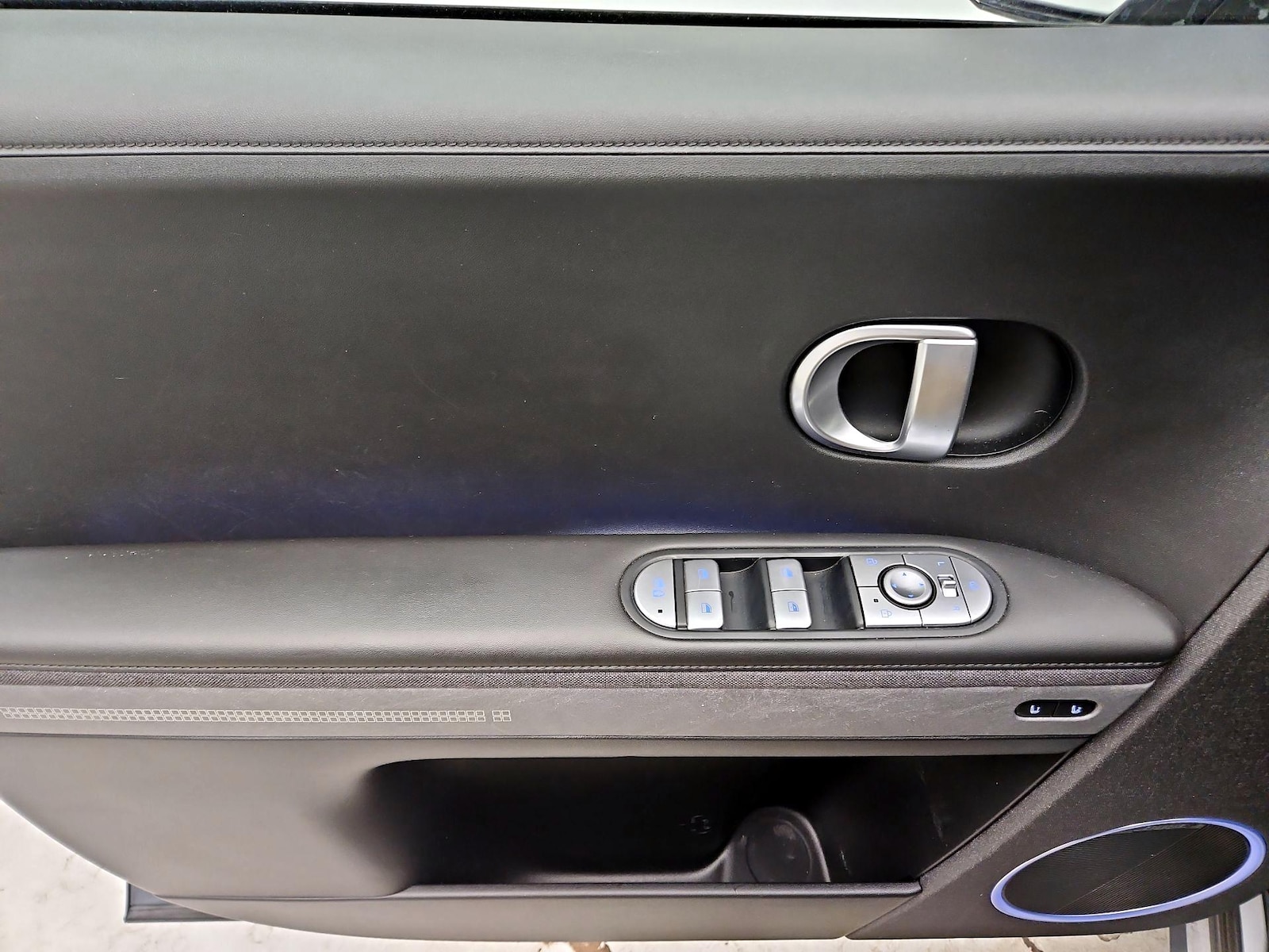2023 Hyundai IONIQ 5 Limited - Photo 11