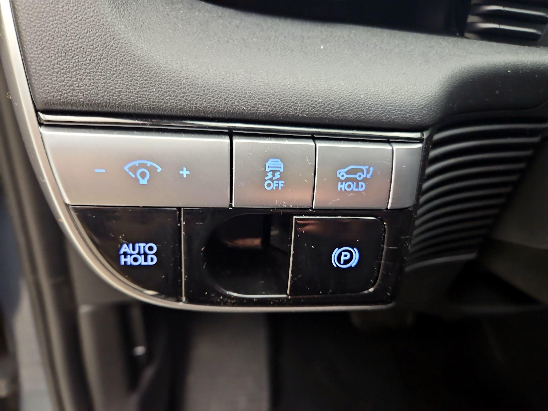 Thumbnail: 2023 Hyundai Ioniq 5 - 11
