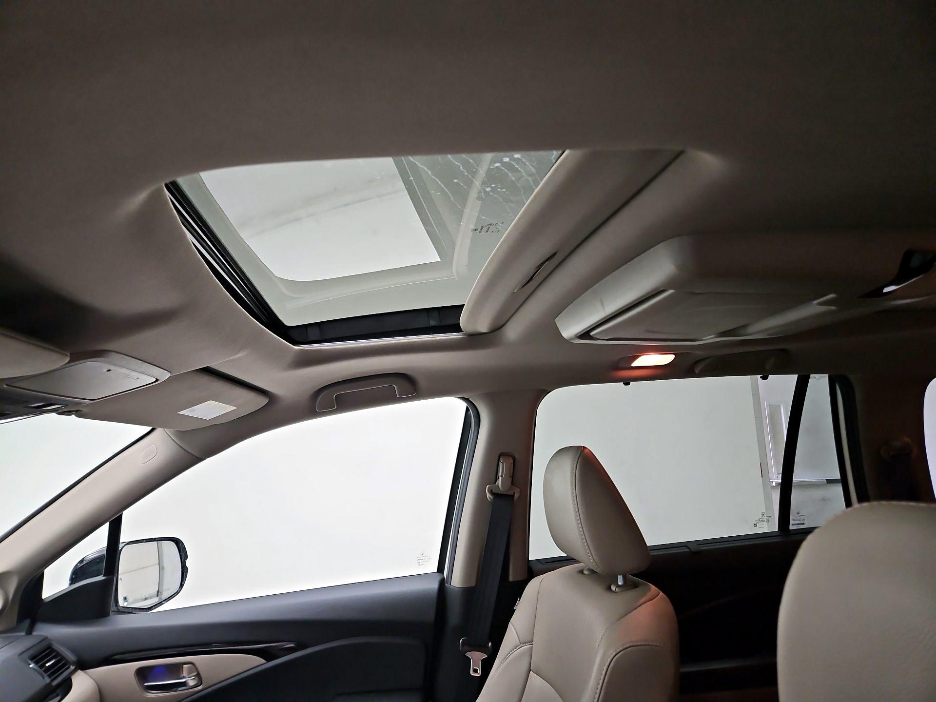 Thumbnail: 2019 Honda Pilot - 18