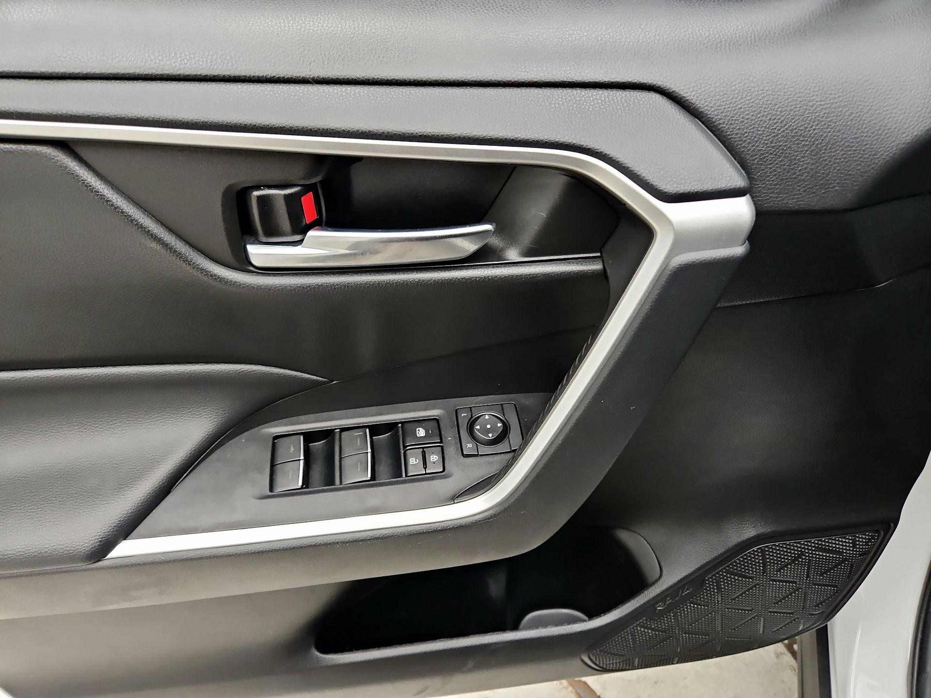 Thumbnail: 2023 Toyota RAV4 - 12