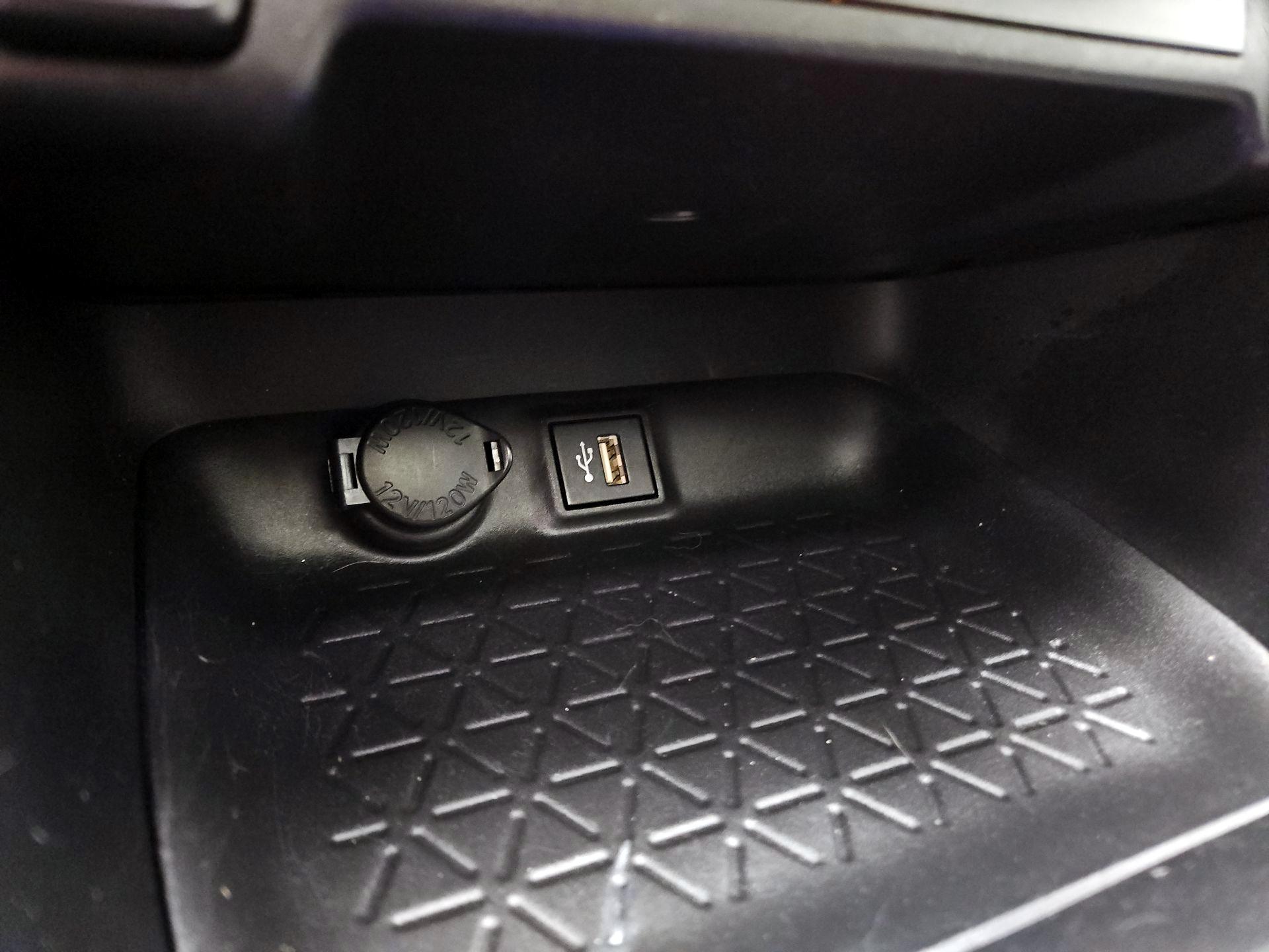 Thumbnail: 2023 Toyota RAV4 - 18