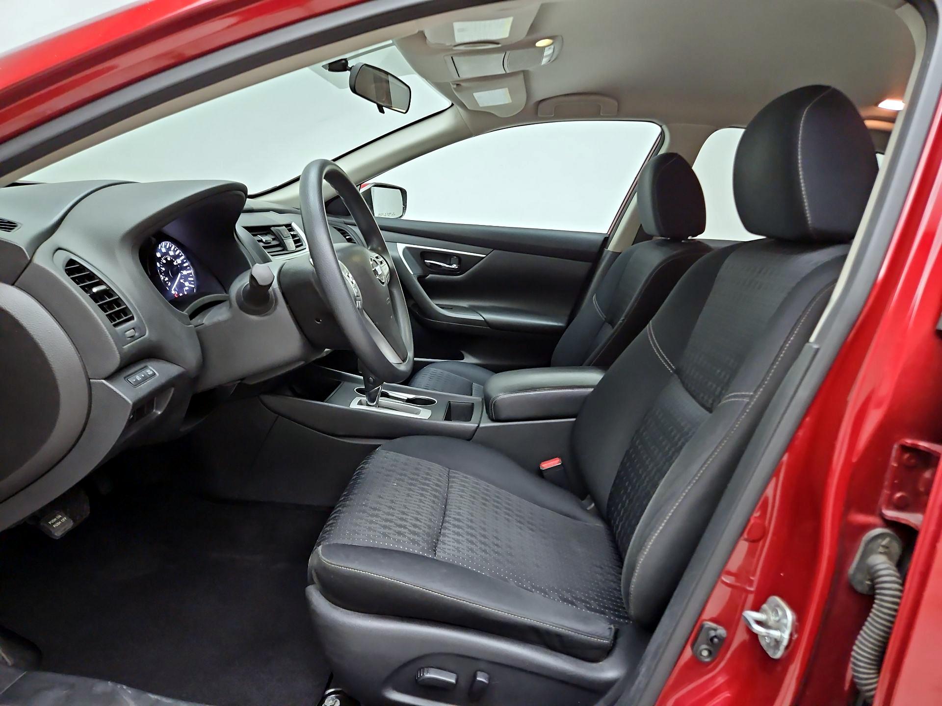 Thumbnail: 2016 Nissan Altima - 11