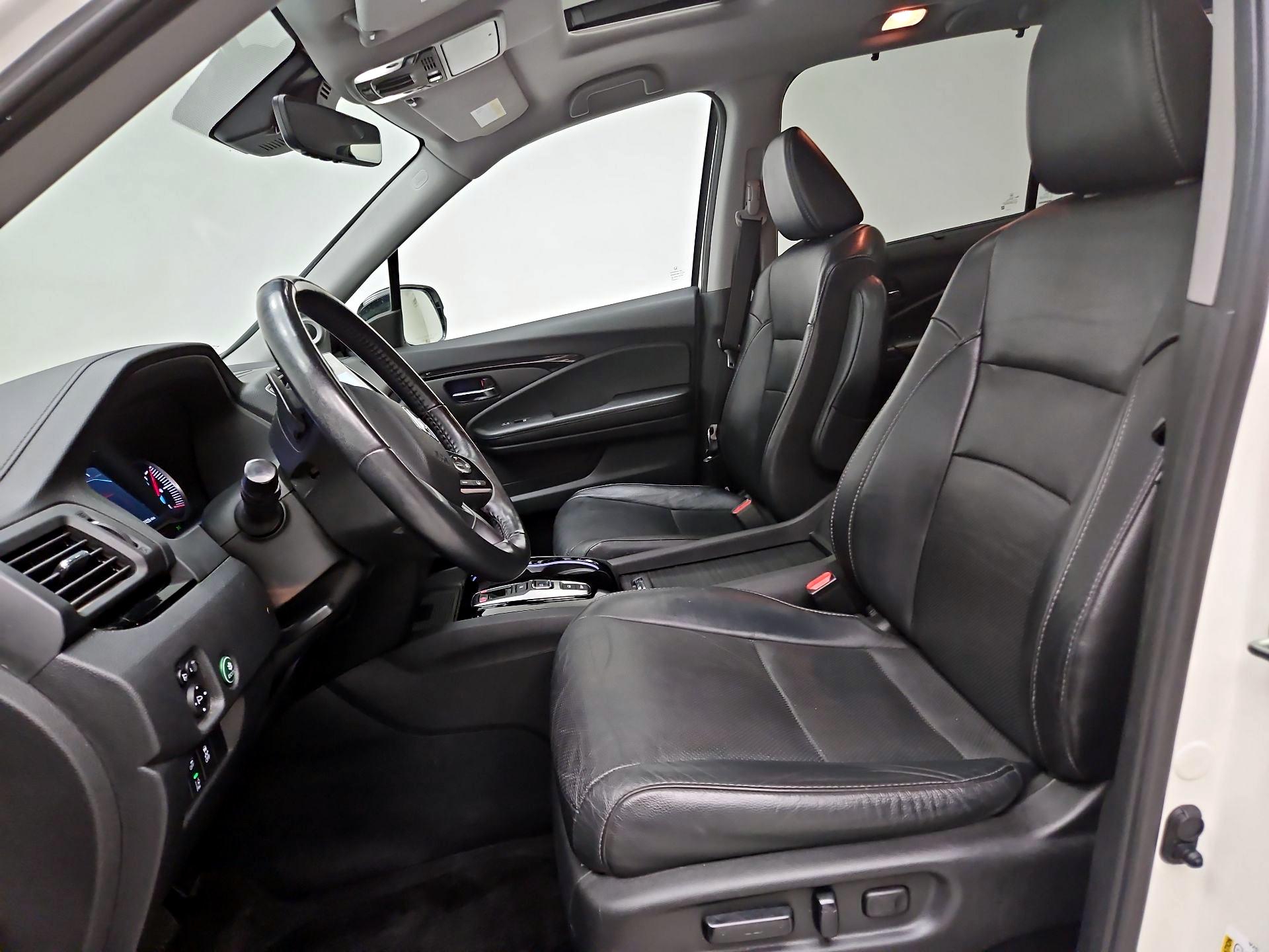 Thumbnail: 2019 Honda Pilot - 9