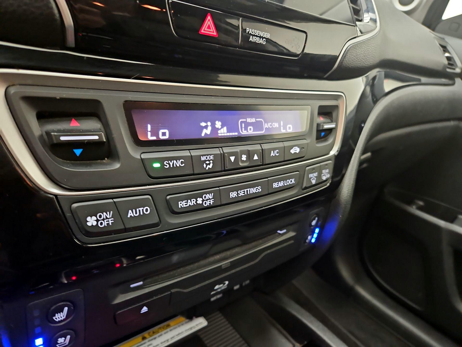 Thumbnail: 2019 Honda Pilot - 15