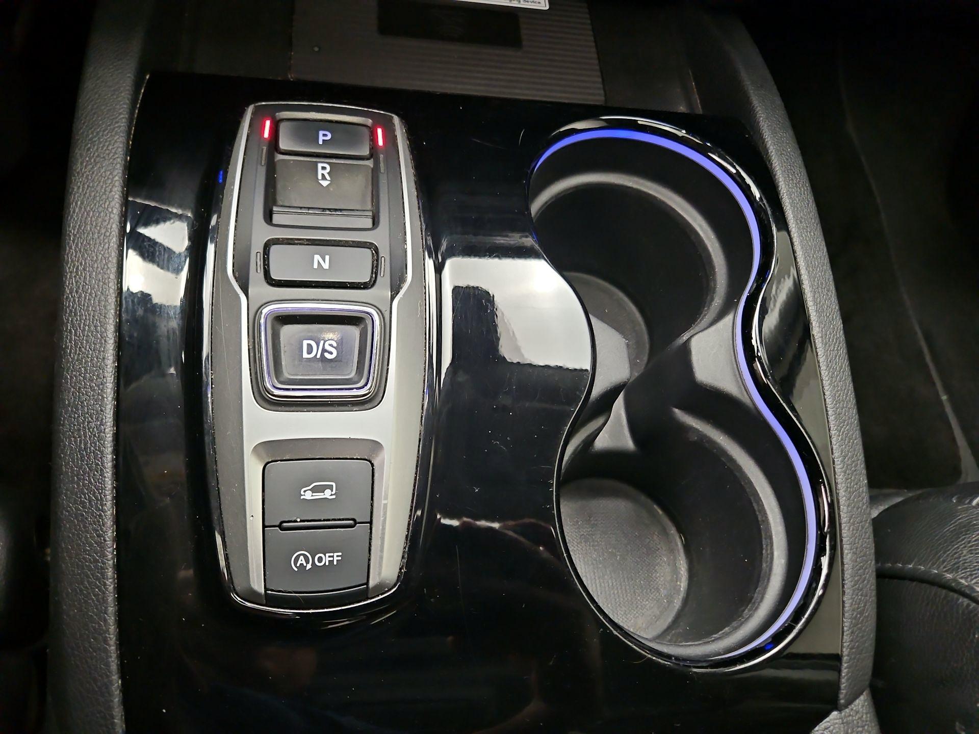 Thumbnail: 2019 Honda Pilot - 16