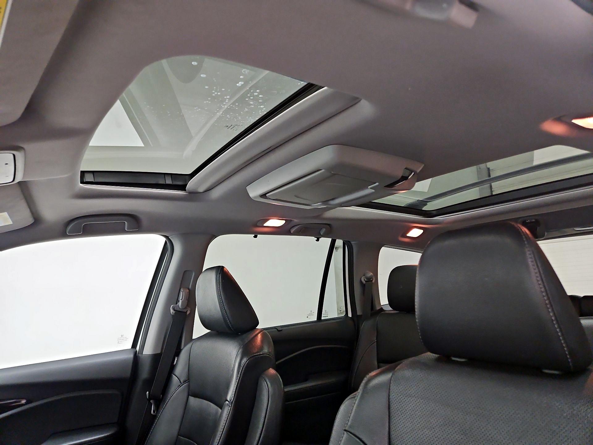 Thumbnail: 2019 Honda Pilot - 18