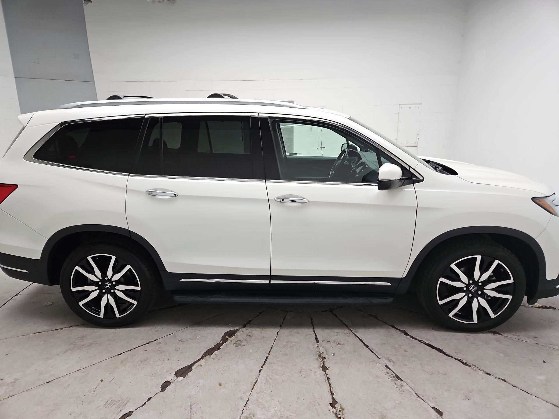 Thumbnail: 2019 Honda Pilot - 4