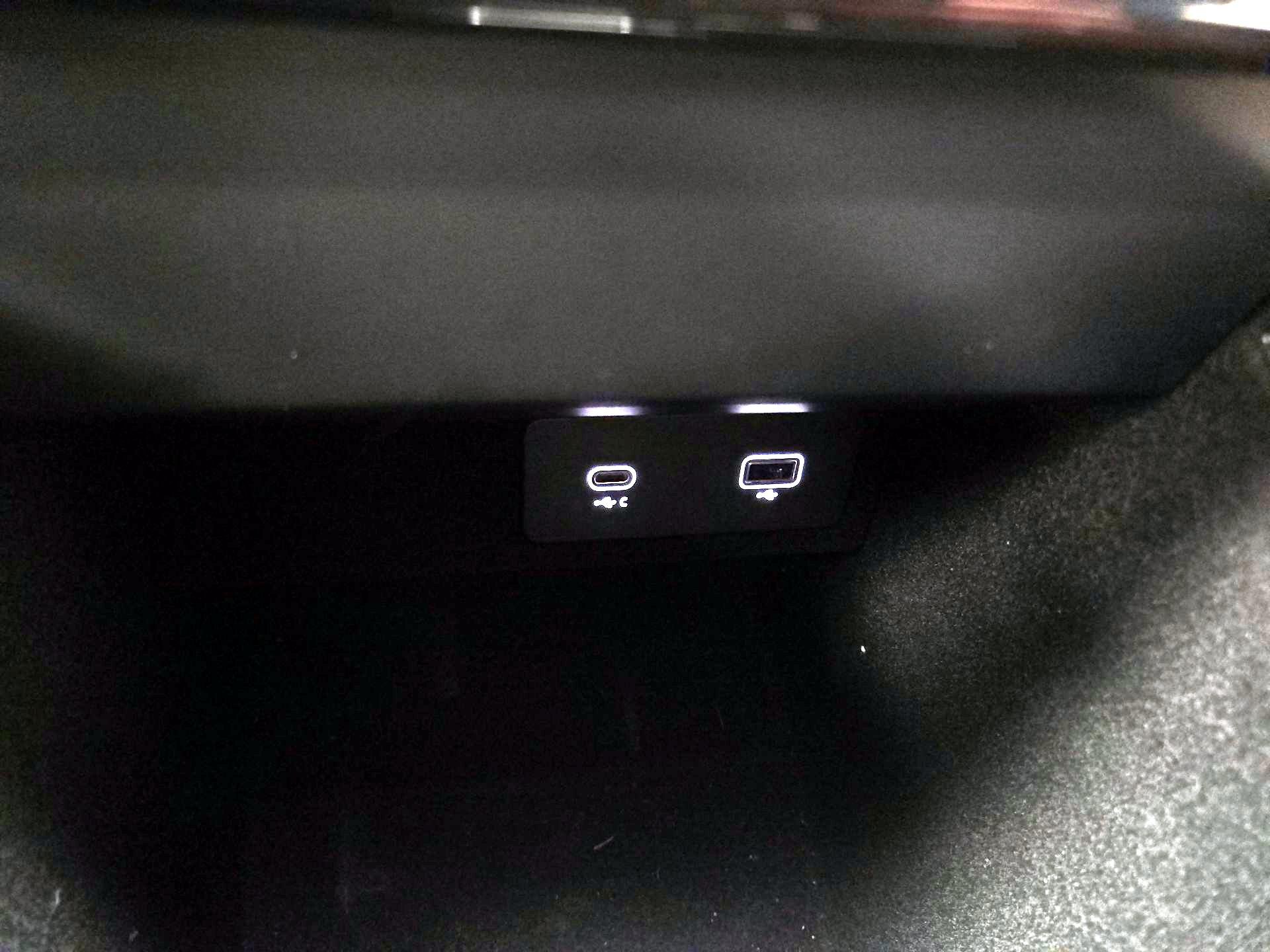 Thumbnail: 2024 Land Rover Range Rover Sport - 19