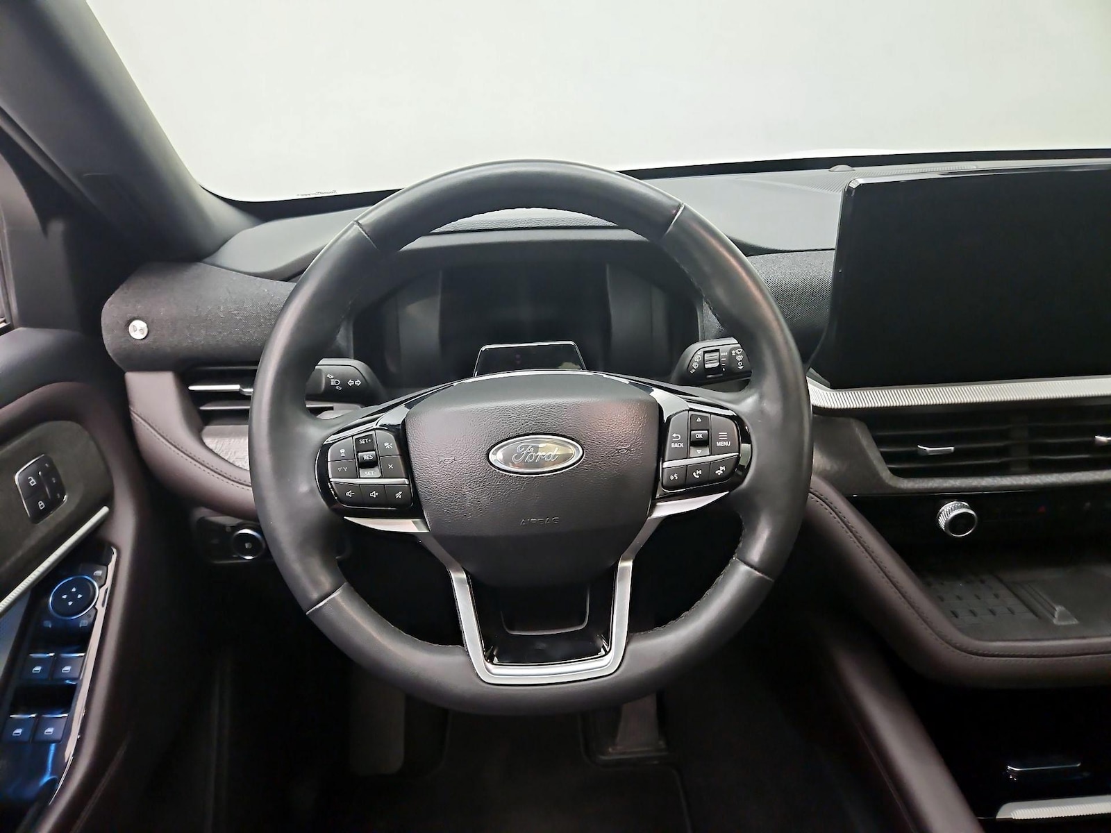 2025 Ford Explorer Platinum - Photo 11
