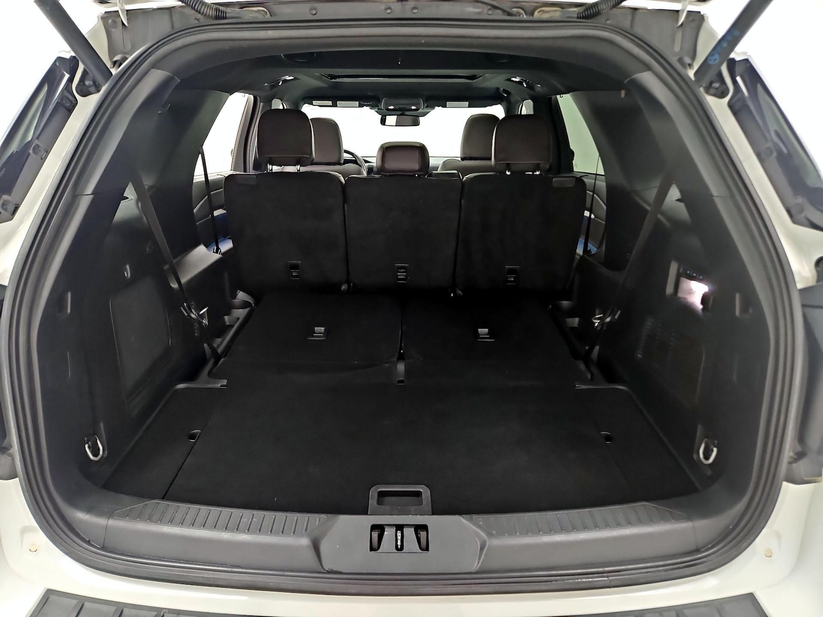 2025 Ford Explorer Platinum - Photo 24