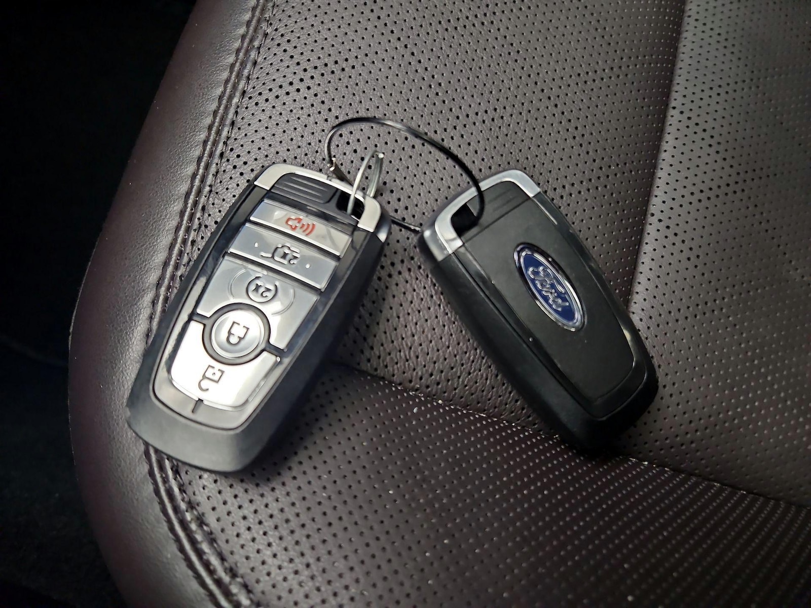 2025 Ford Explorer Platinum - Photo 26